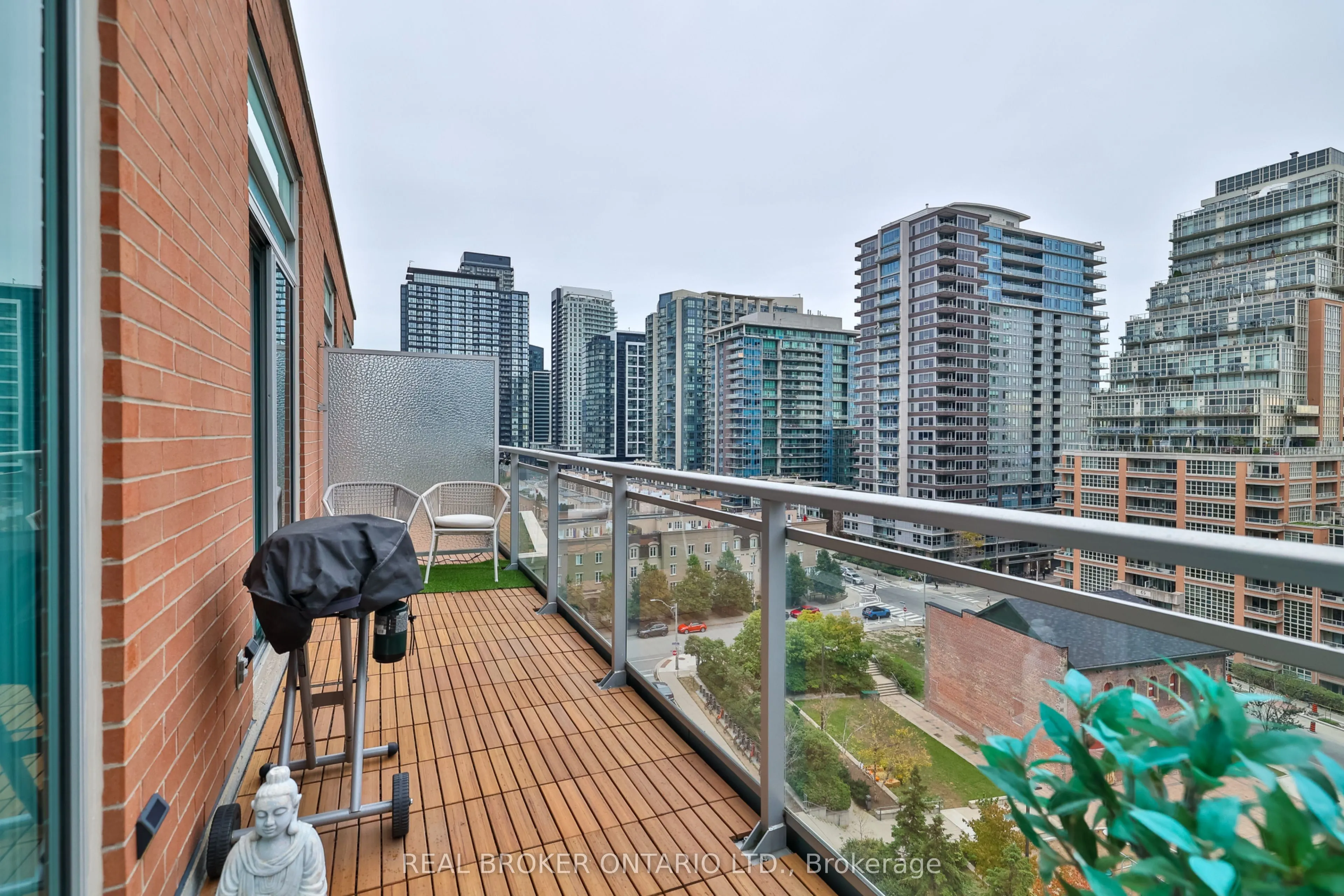 50 Lynn Williams Street, #905