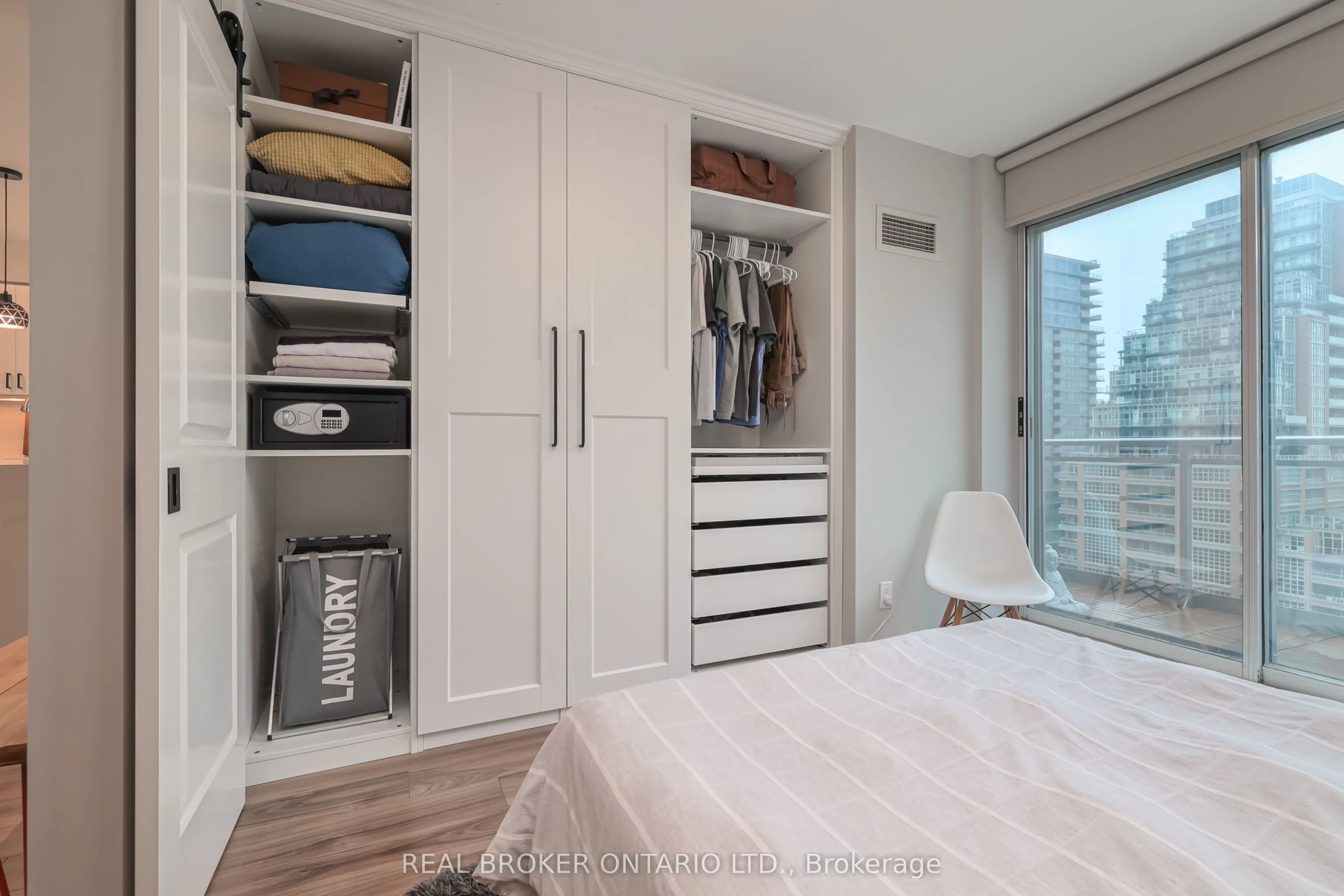 50 Lynn Williams Street, #905