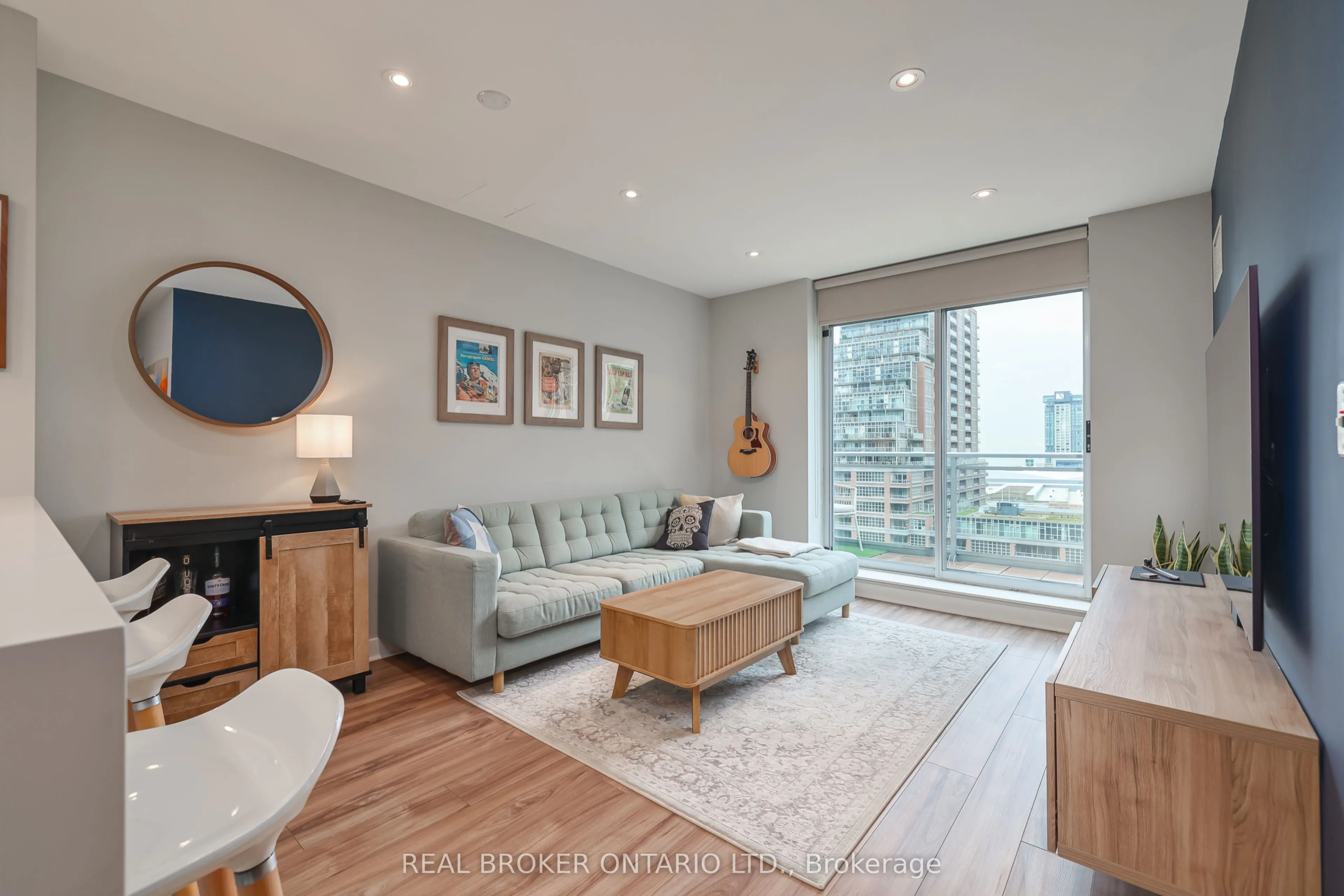50 Lynn Williams Street, #905