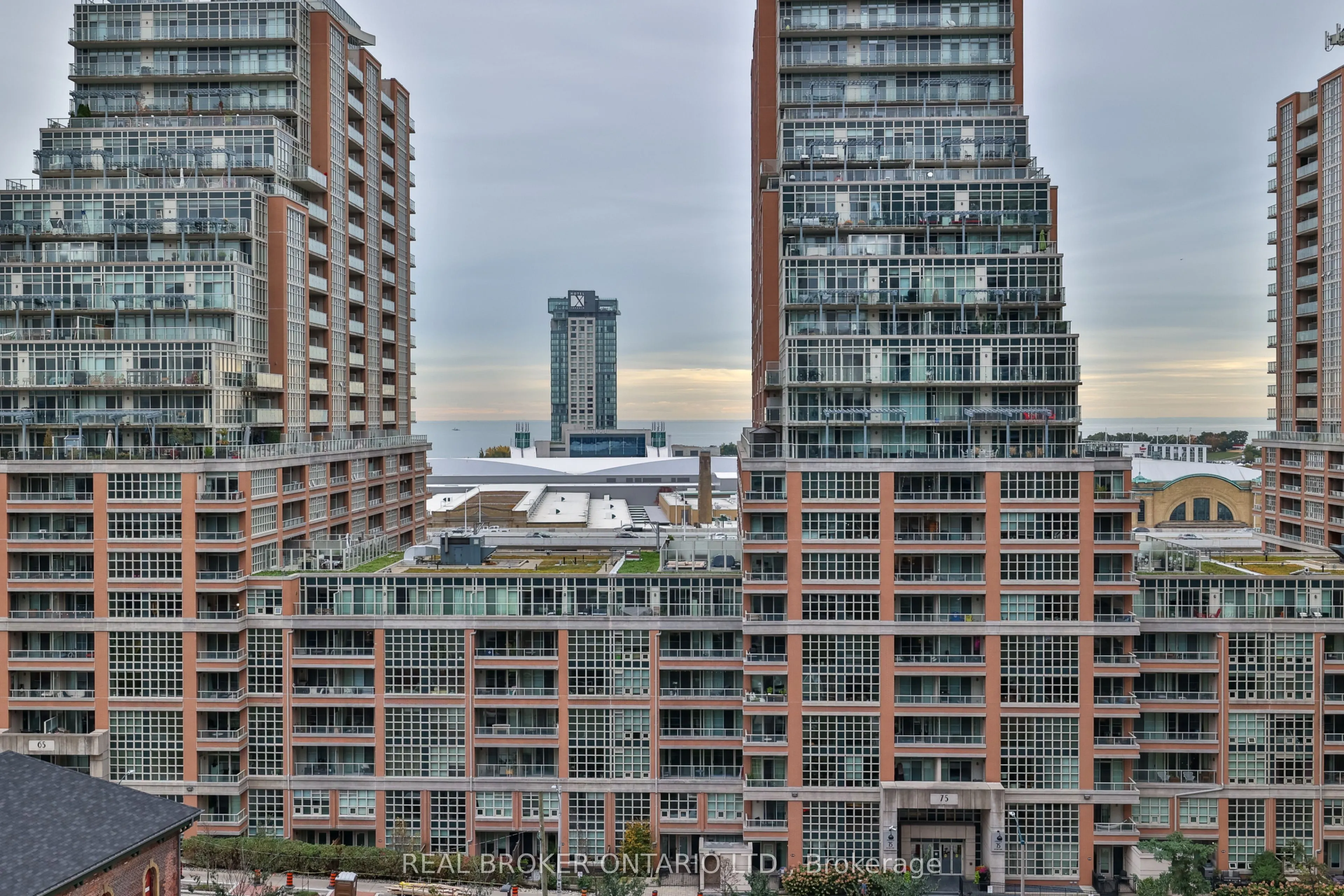50 Lynn Williams Street, #905