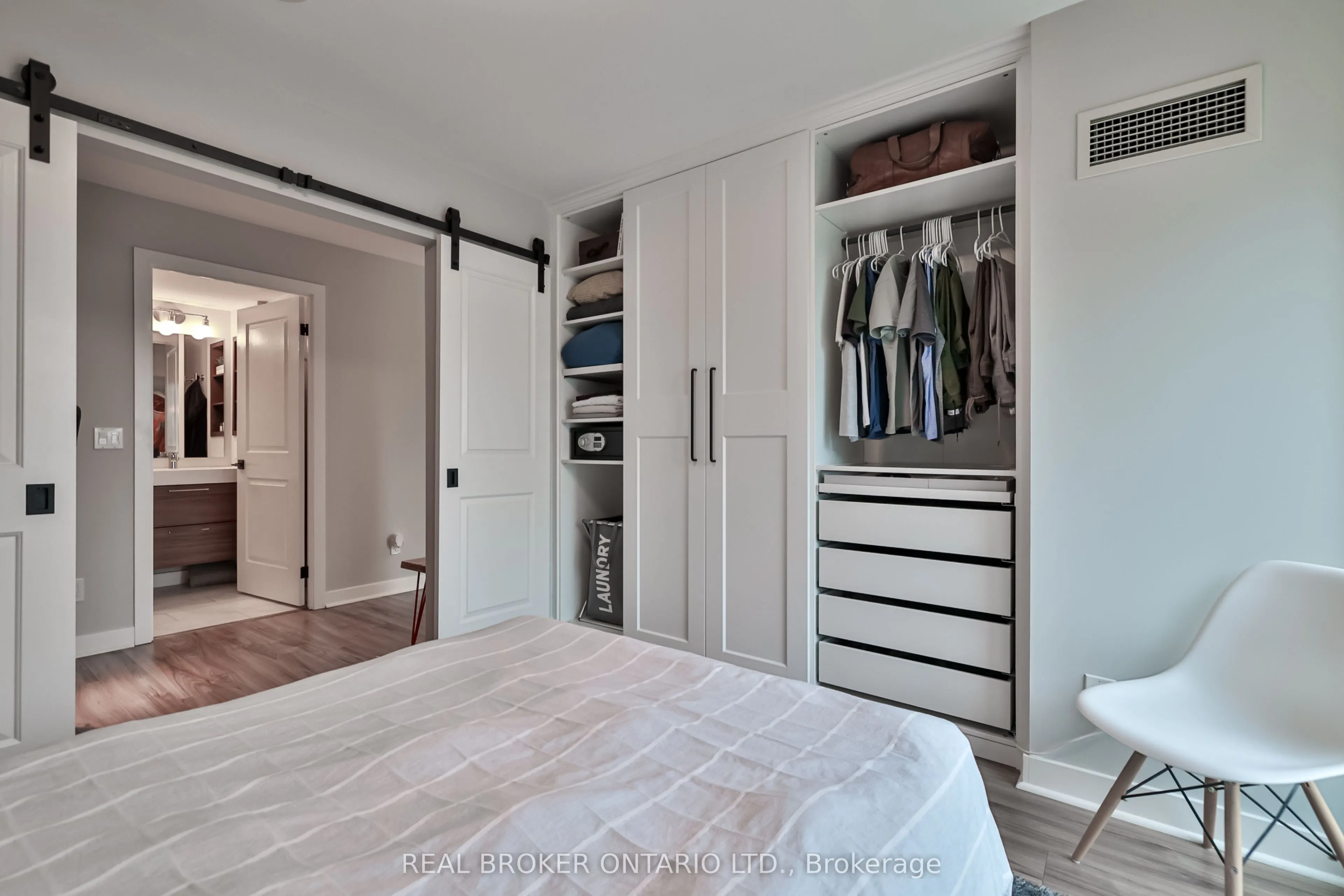 50 Lynn Williams Street, #905