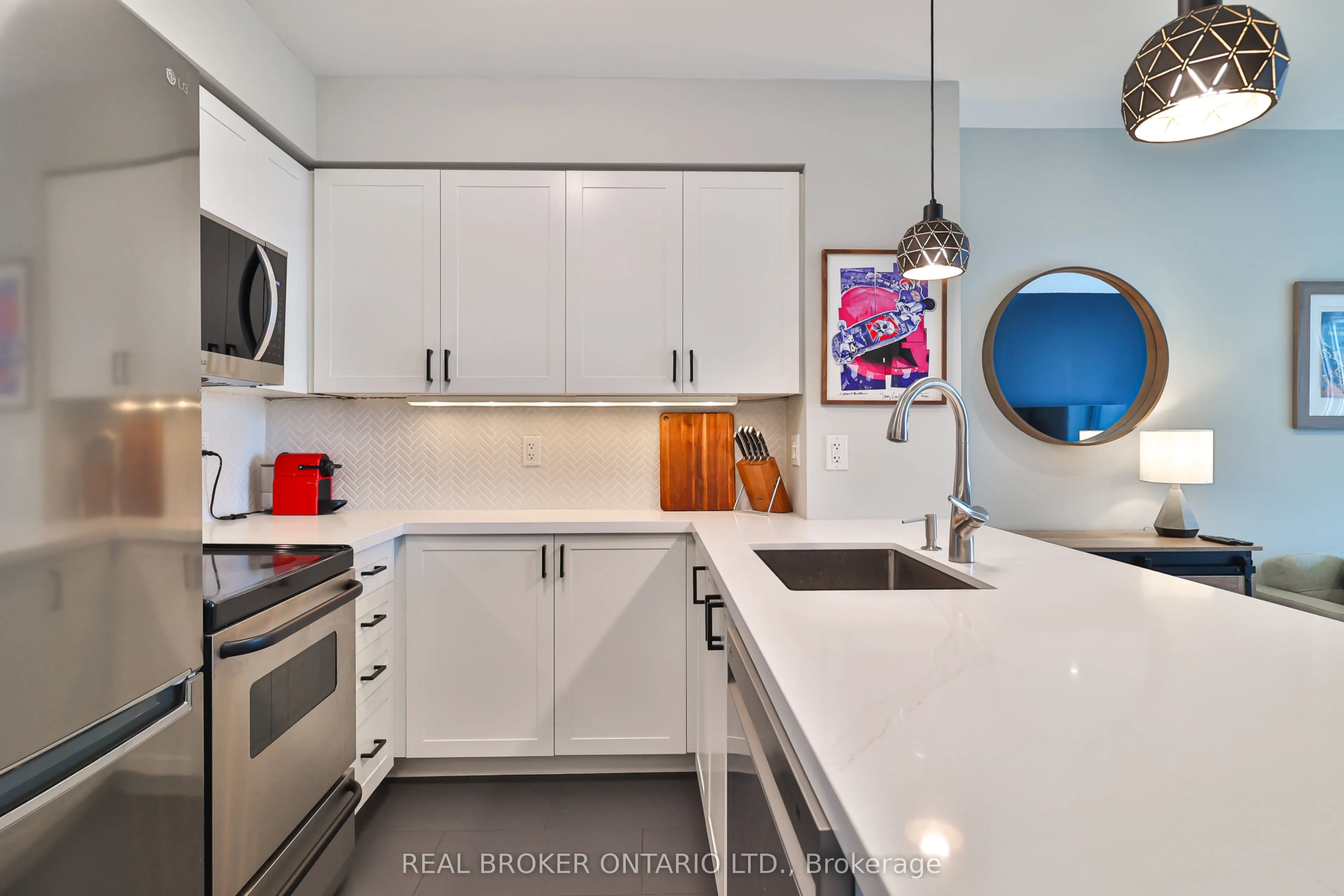 50 Lynn Williams Street, #905