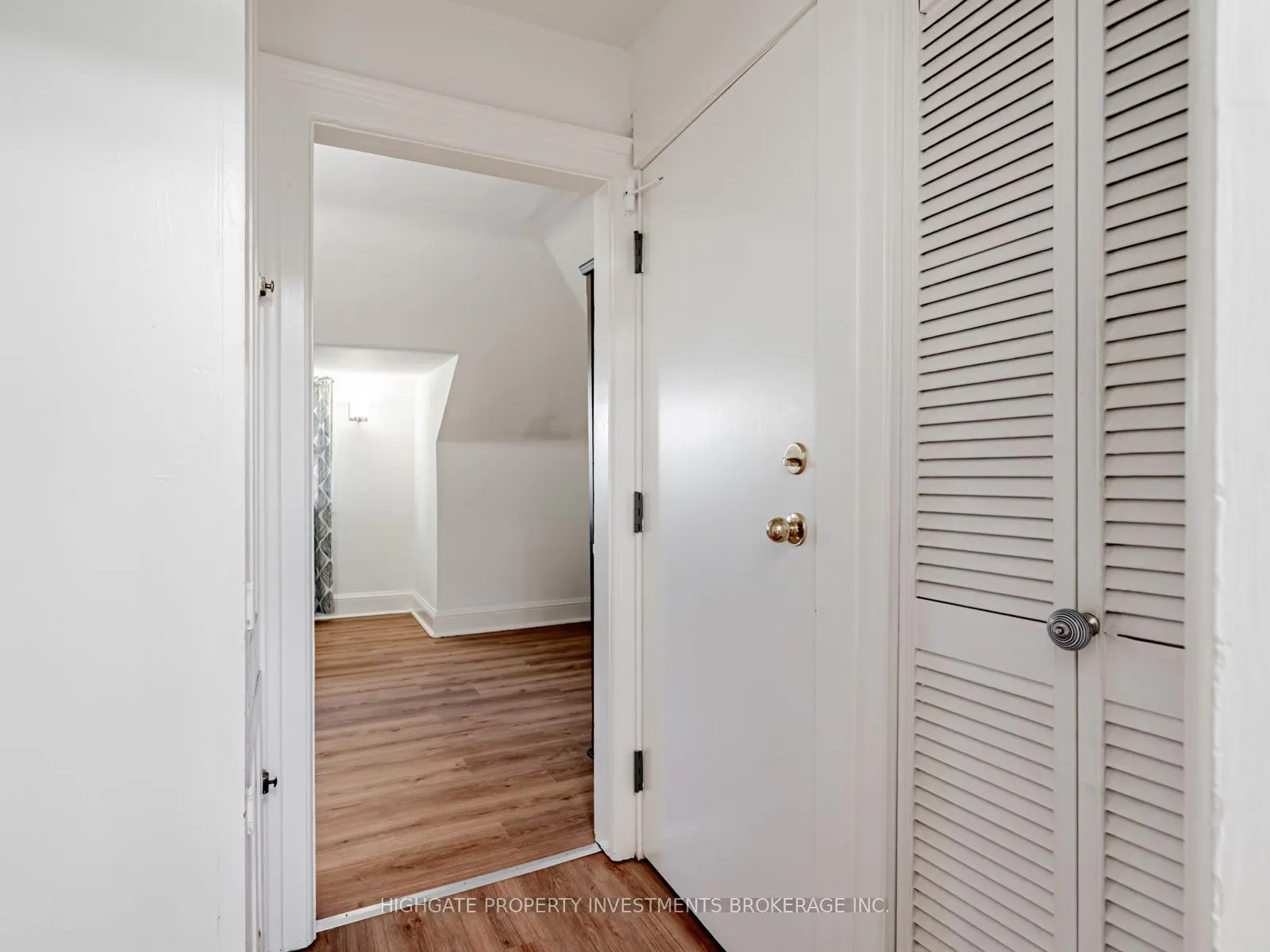 351 Palmerston Boulevard, #3rd Flr