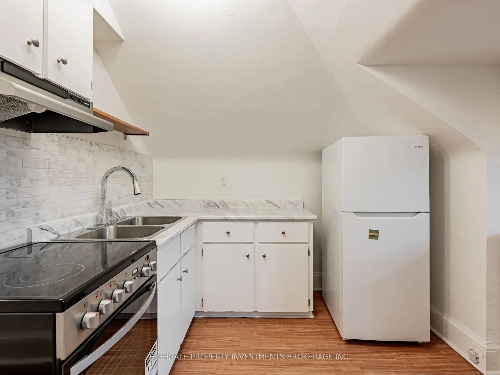 351 Palmerston Boulevard, #3rd Flr