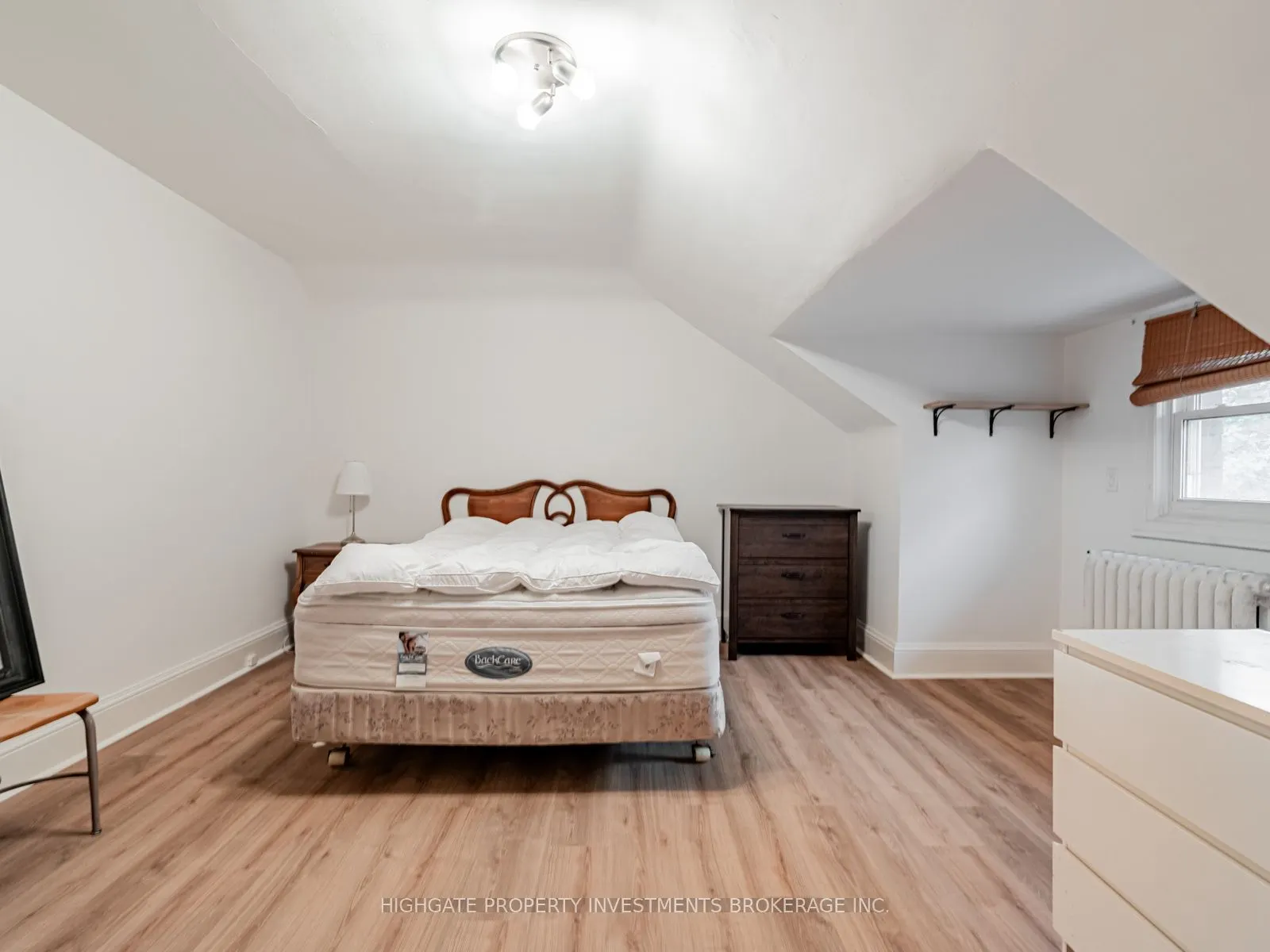 351 Palmerston Boulevard, #3rd Flr