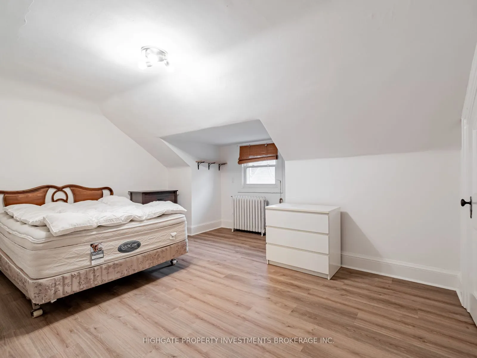 351 Palmerston Boulevard, #3rd Flr