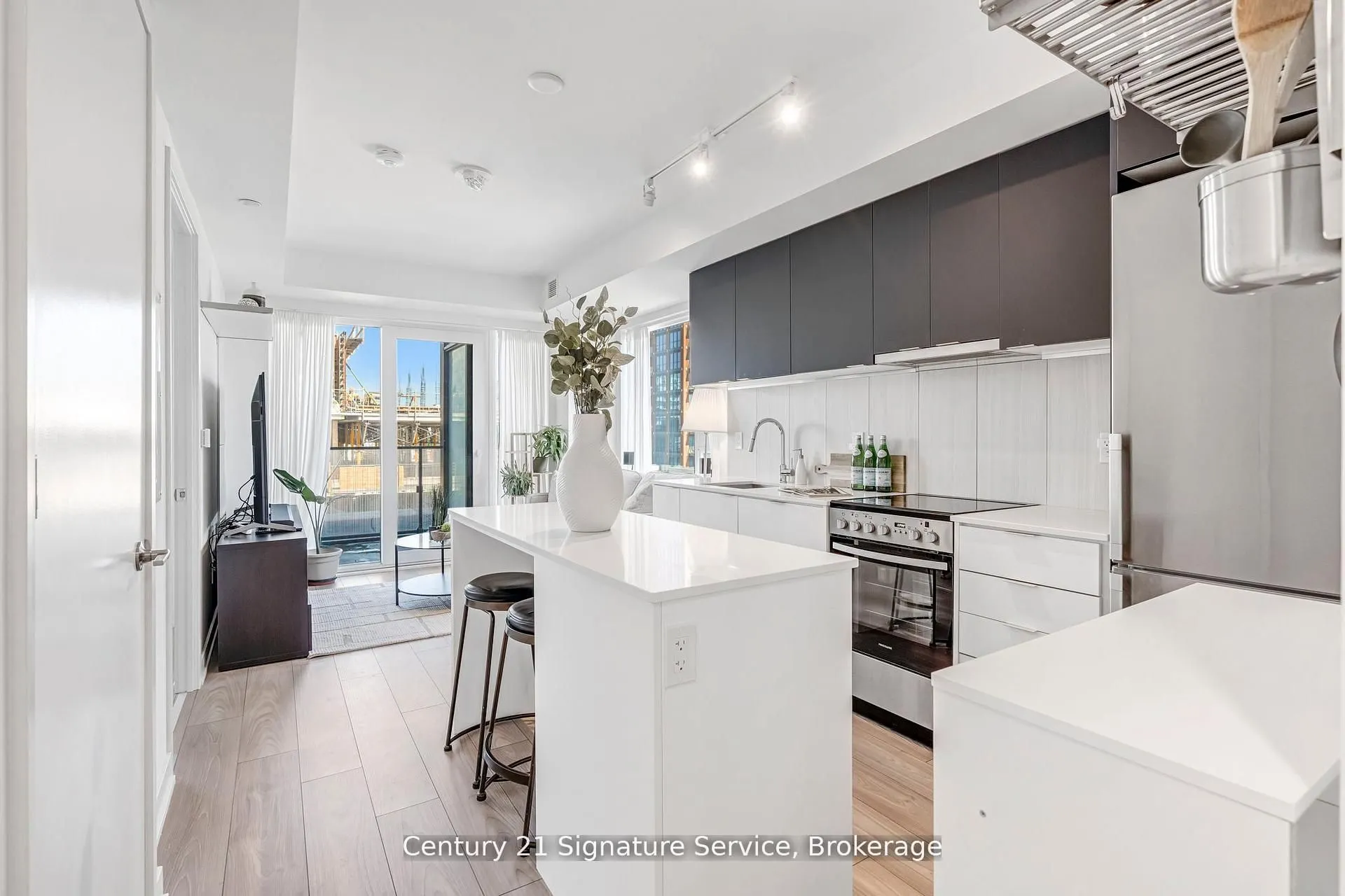 8 Tippett Road, #803