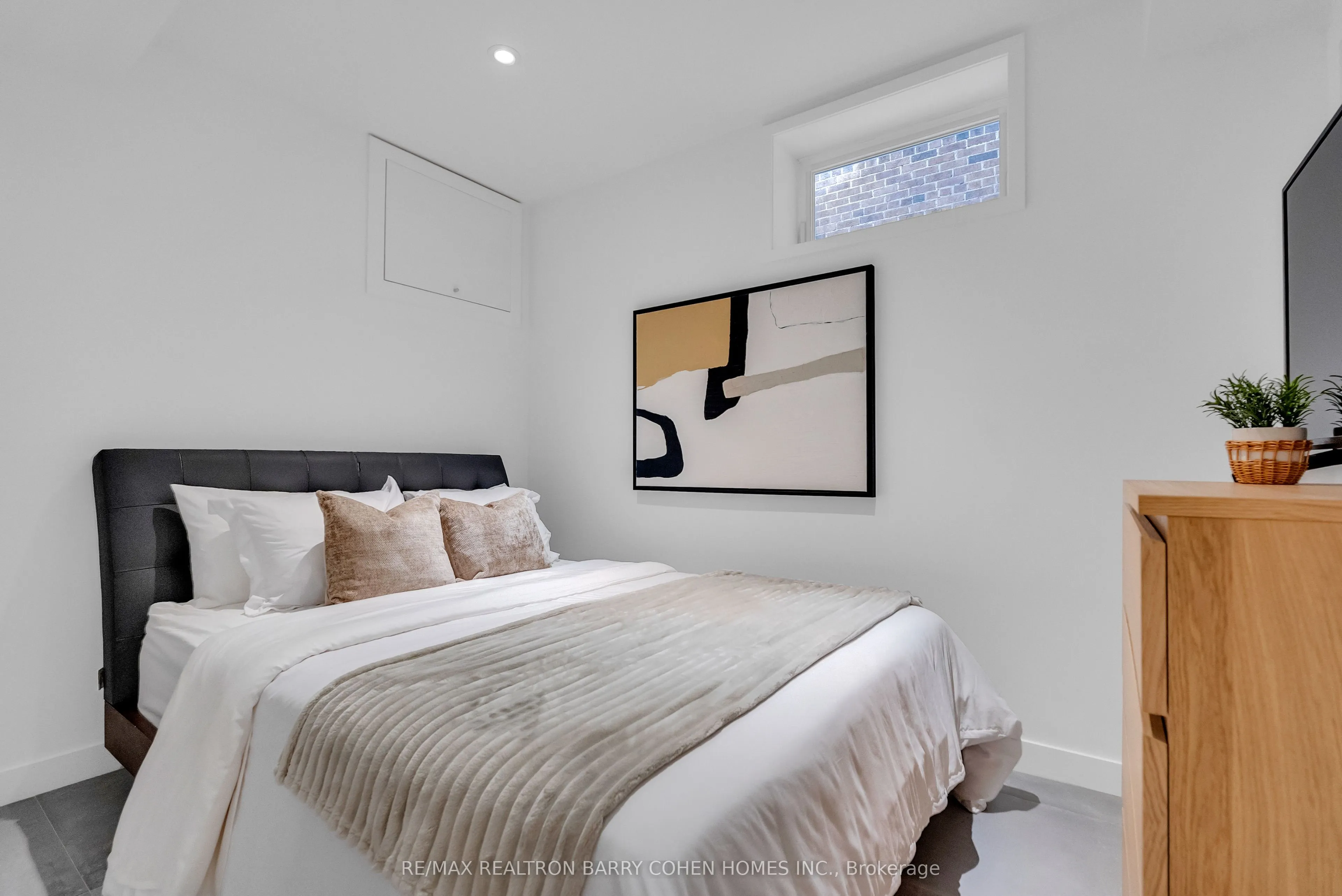 18 Astley Avenue