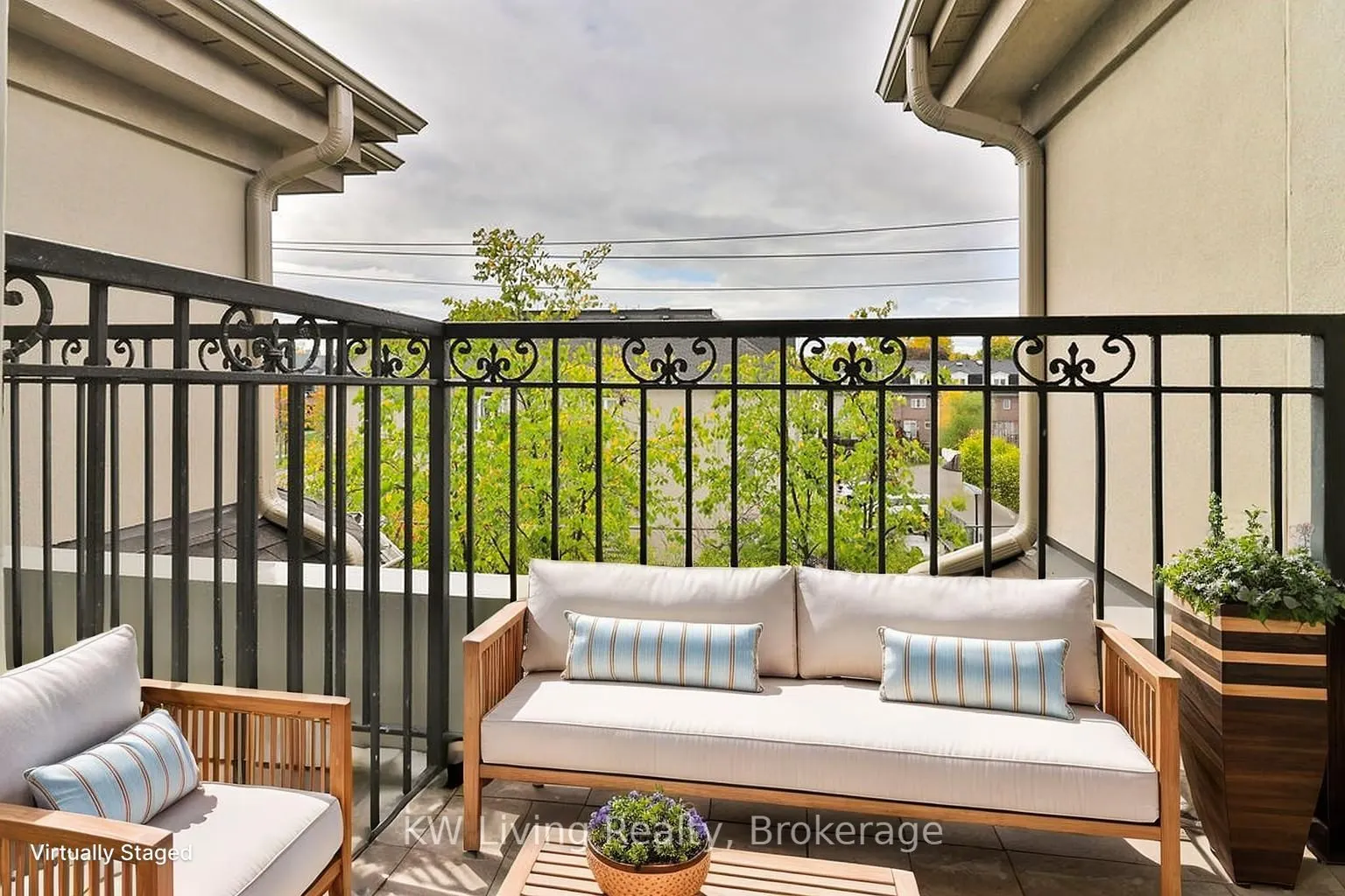 108 Finch Avenue W, #A12