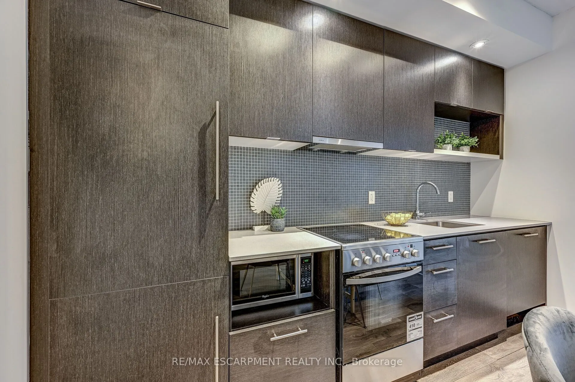 435 Richmond Street W, #714