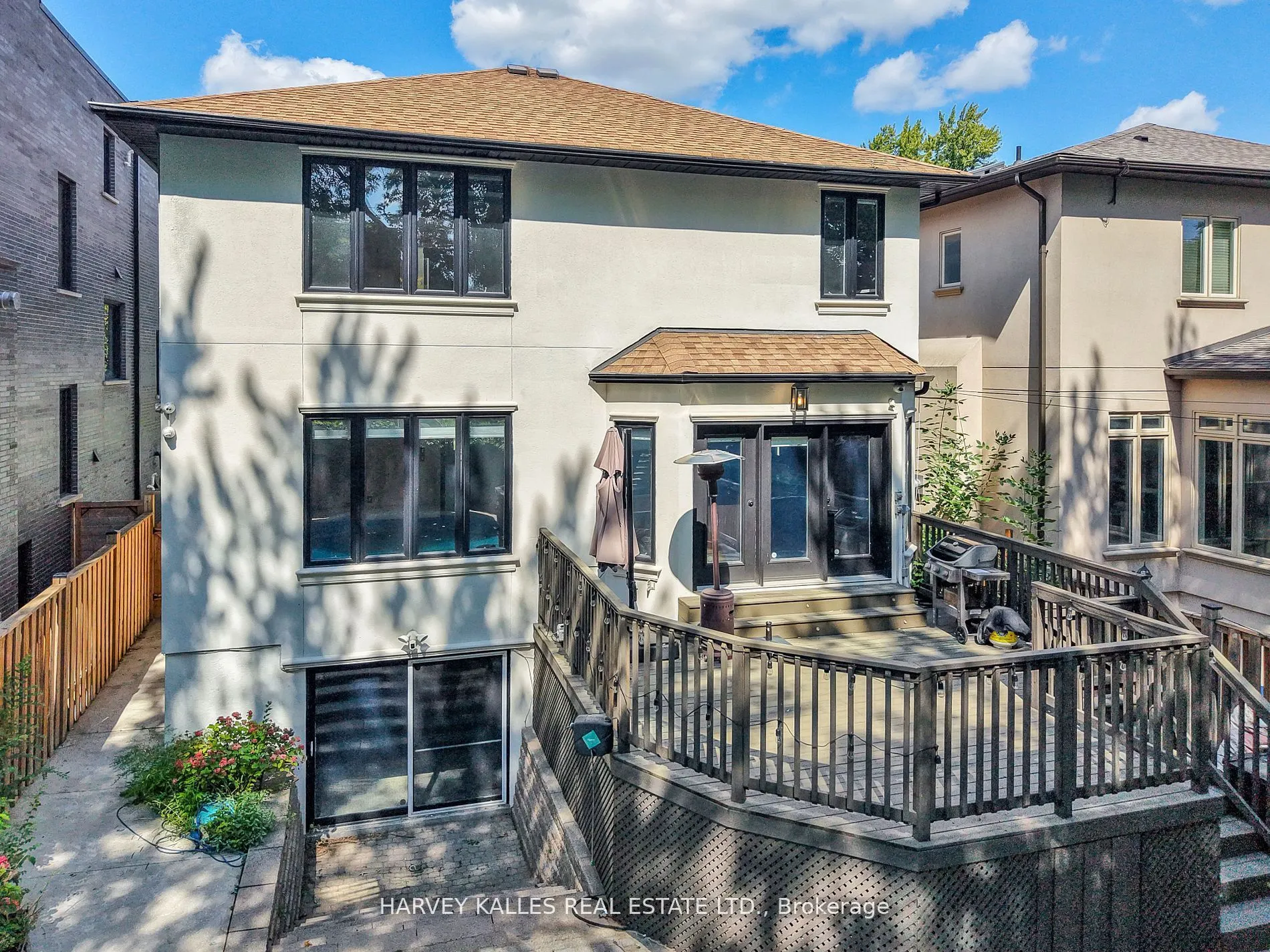 737 Woburn Avenue
