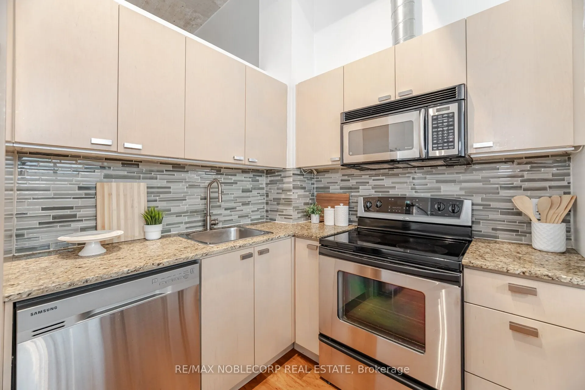 637 Lake Shore Boulevard, #228