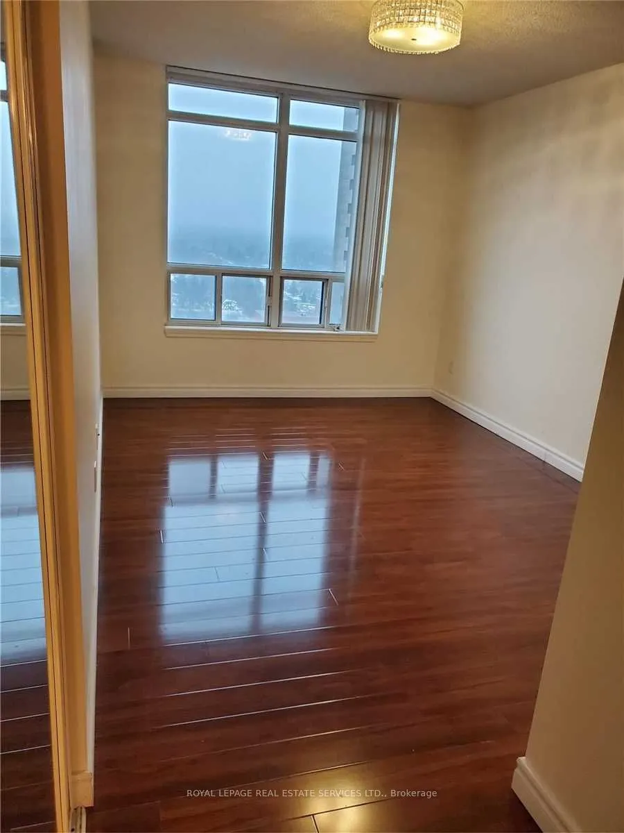 8 Hillcrest Avenue, #2015