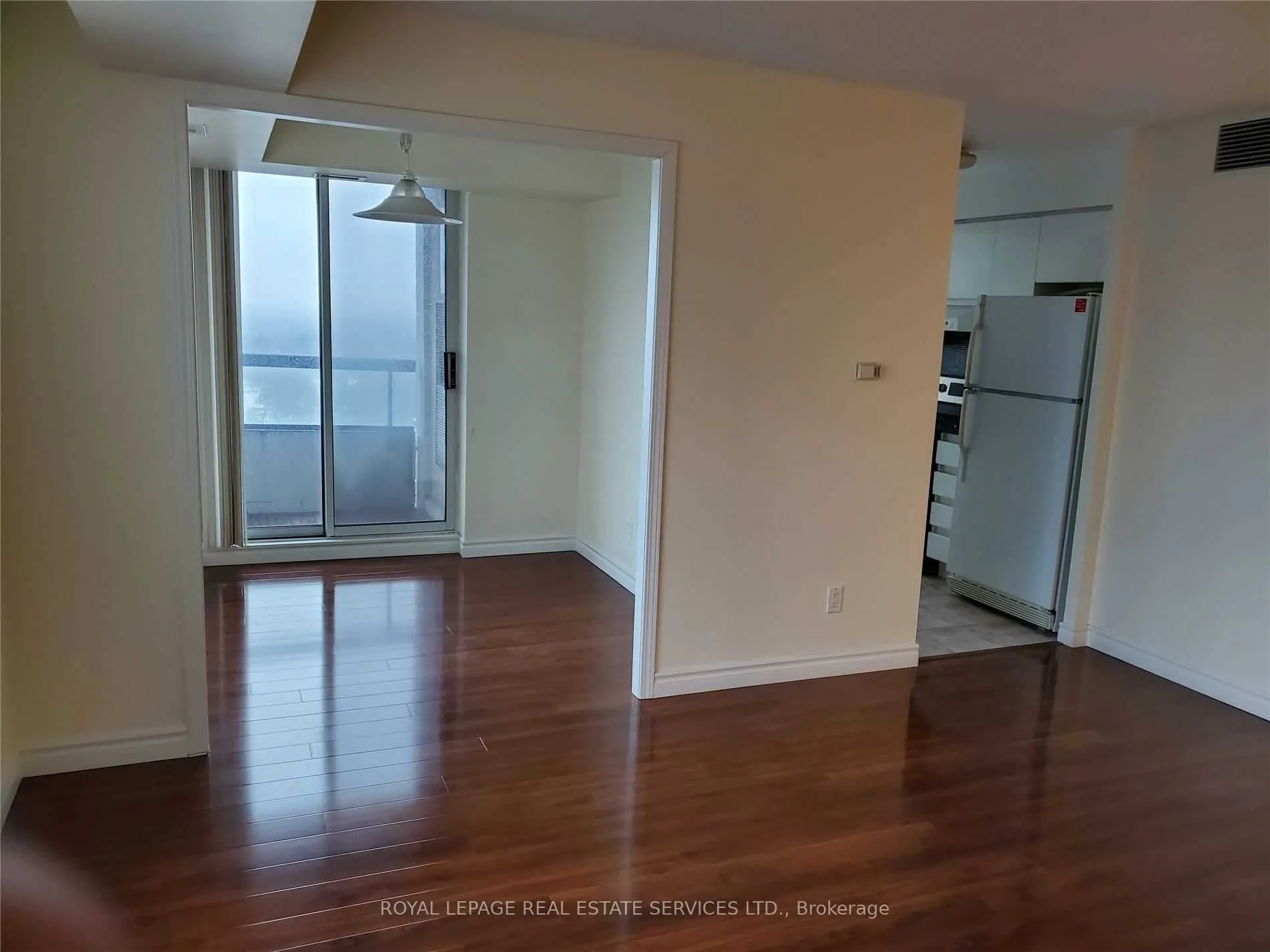 8 Hillcrest Avenue, #2015
