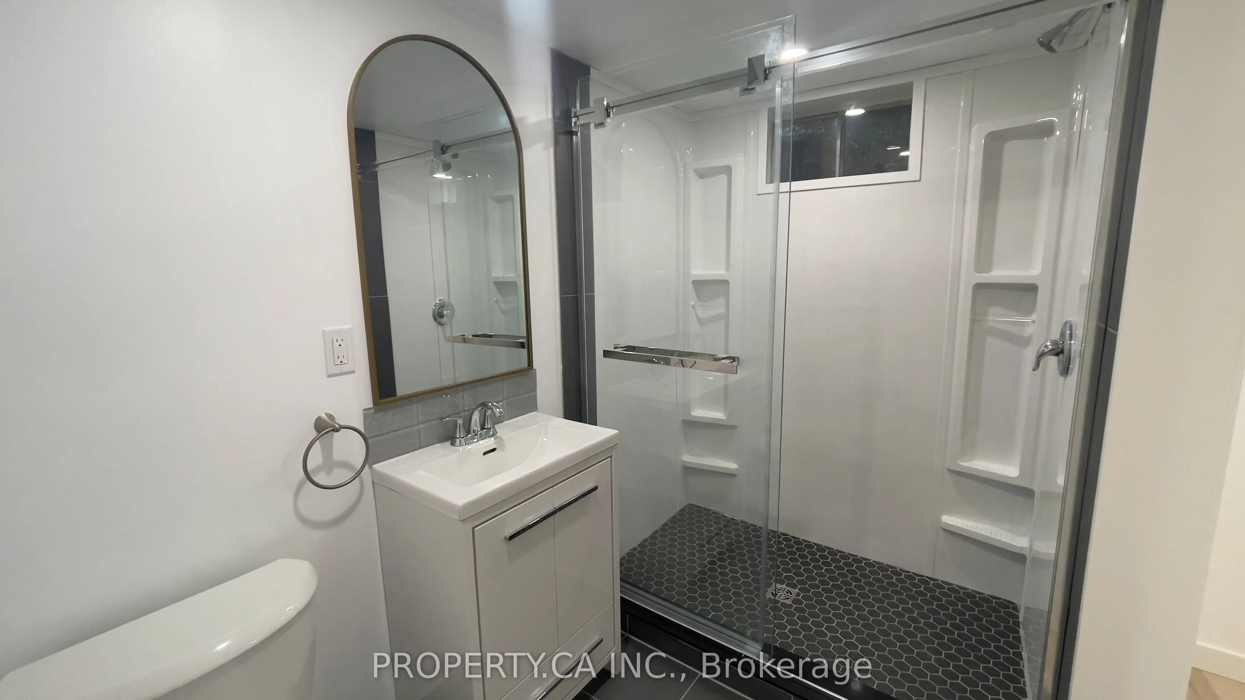 143 St Helen's Avenue, ##Lower