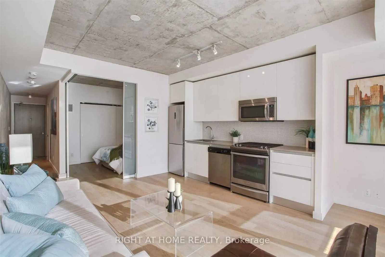 111 Bathurst Street, #408