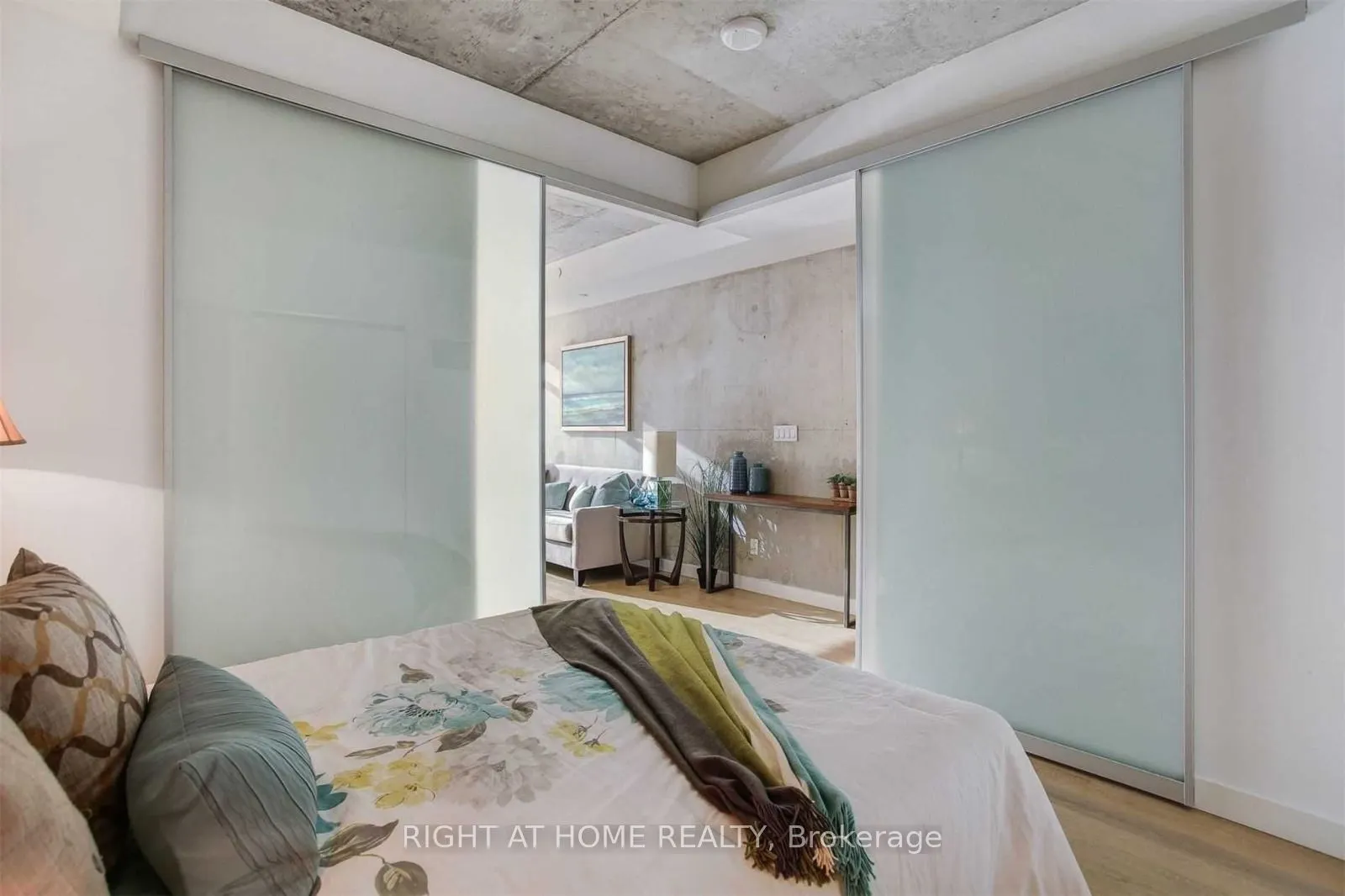 111 Bathurst Street, #408