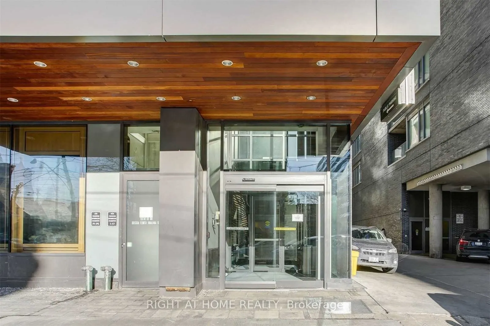 111 Bathurst Street, #408