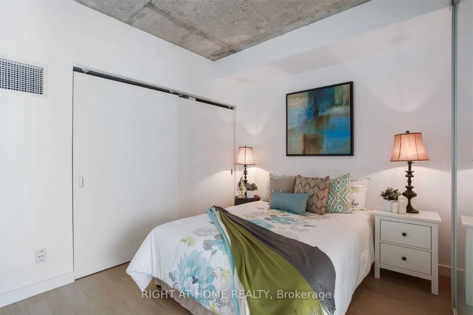 111 Bathurst Street, #408