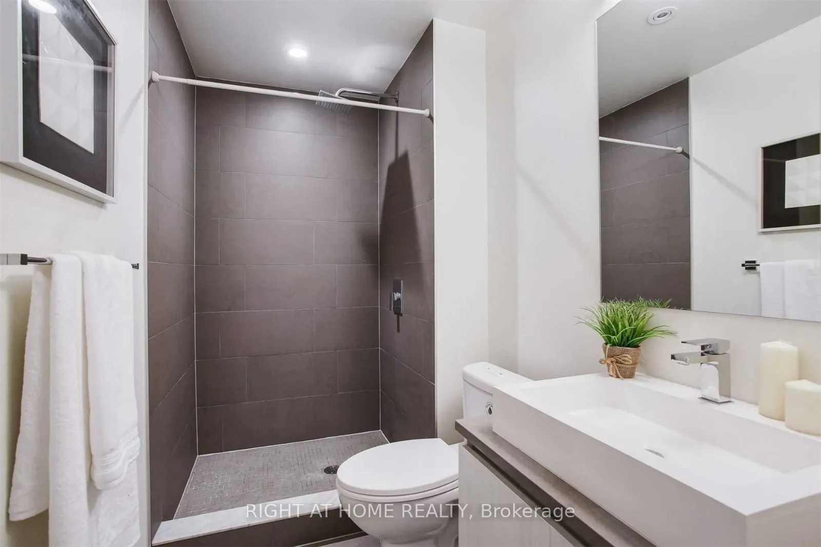 111 Bathurst Street, #408