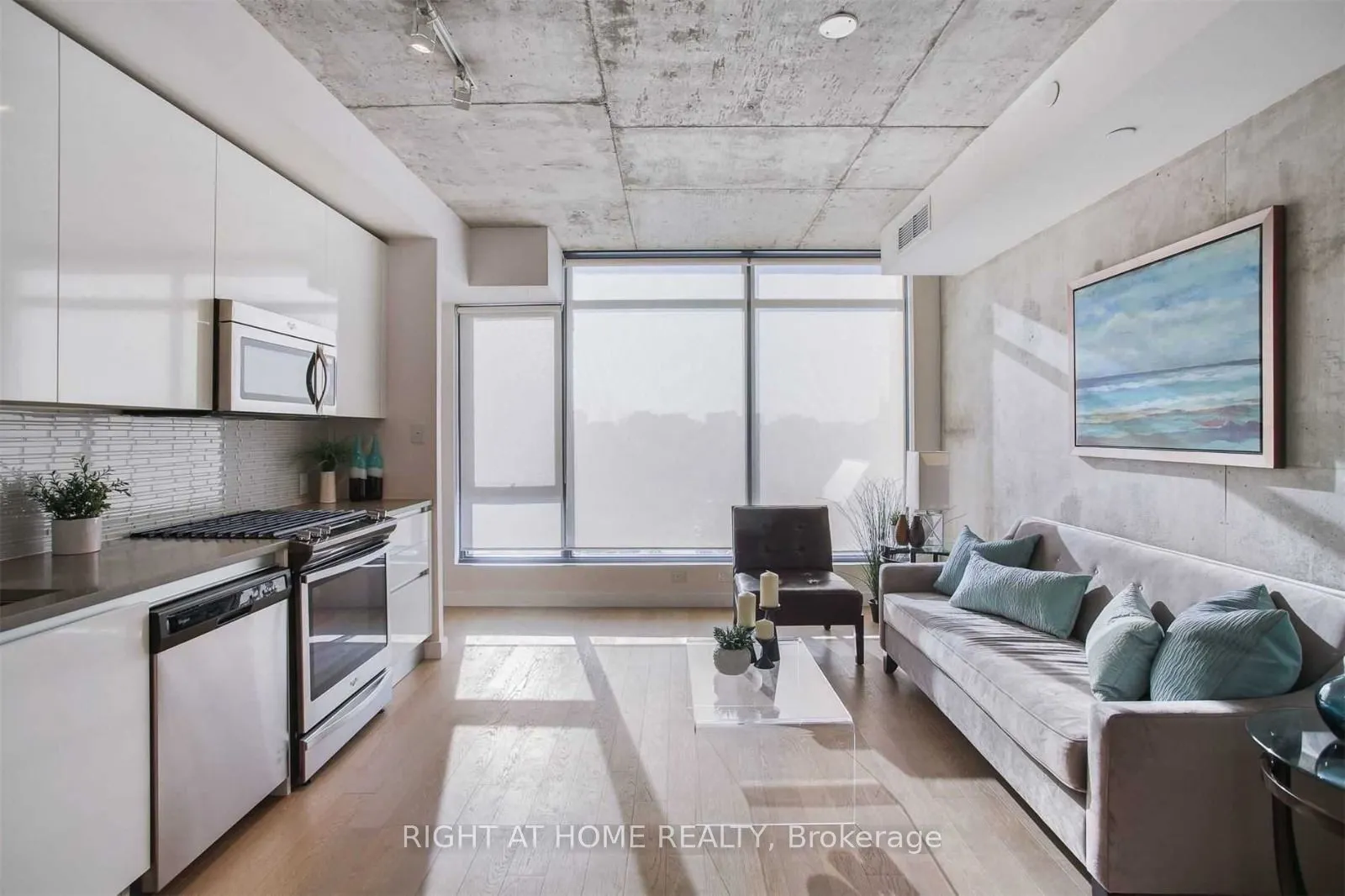 111 Bathurst Street, #408