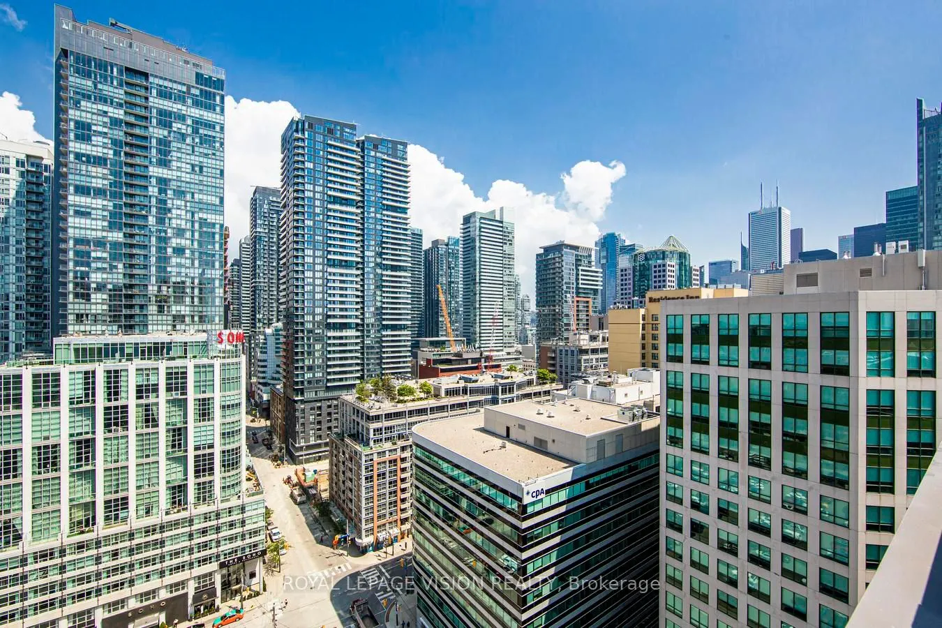 20 Blue Jays Way, #1811