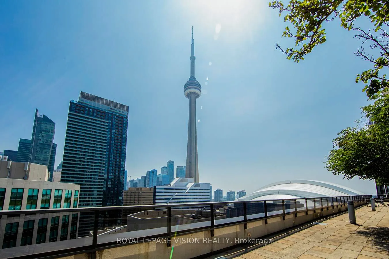 20 Blue Jays Way, #1811
