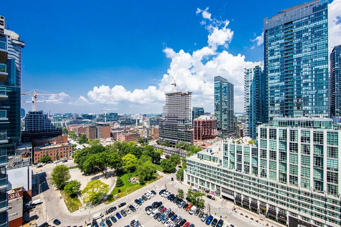 20 Blue Jays Way, #1811
