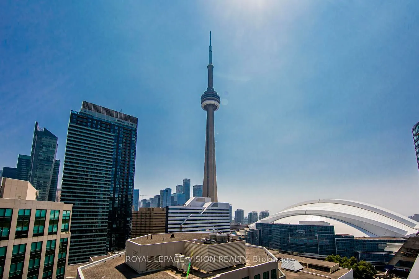 20 Blue Jays Way, #1811