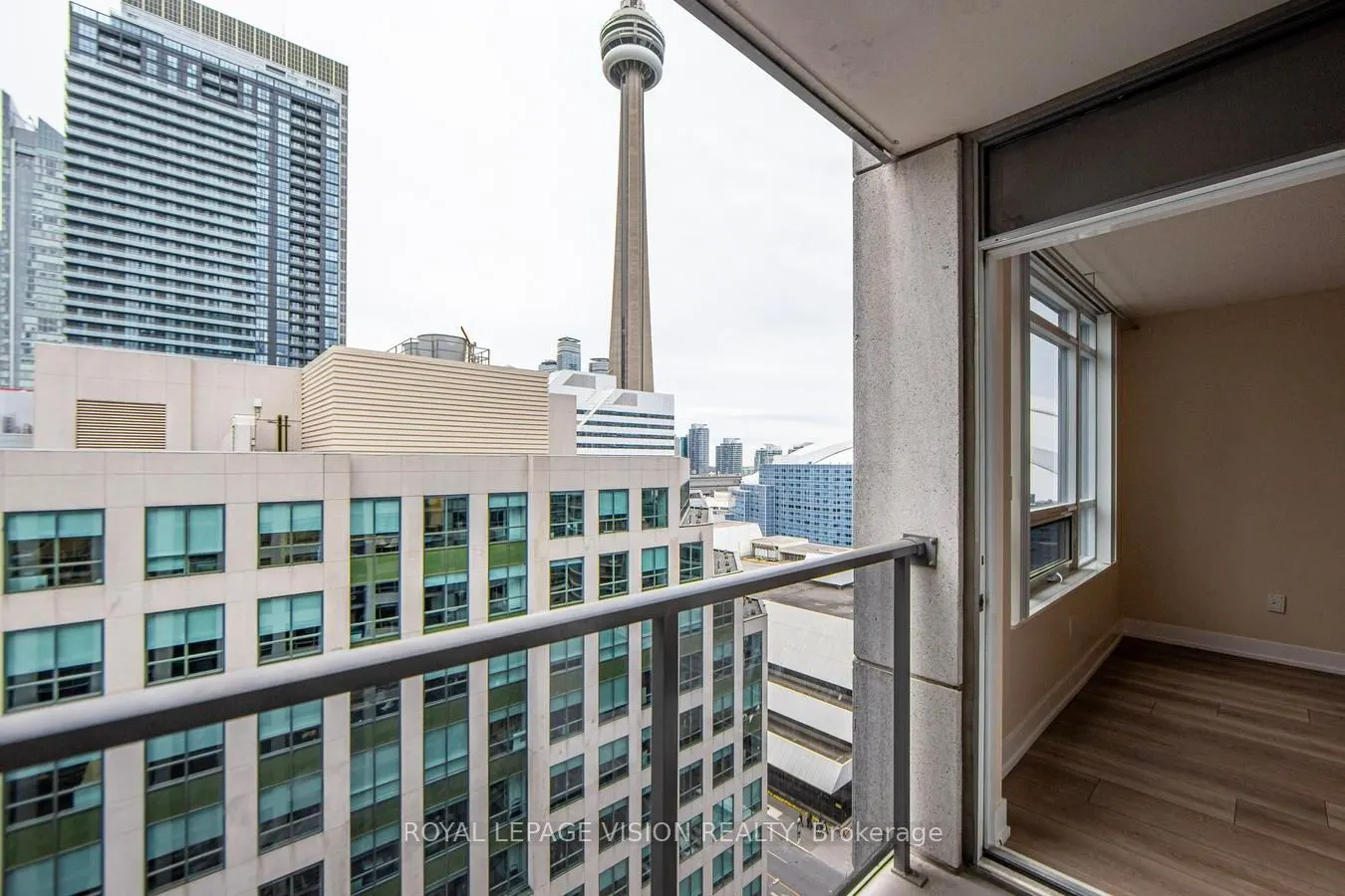 20 Blue Jays Way, #1811