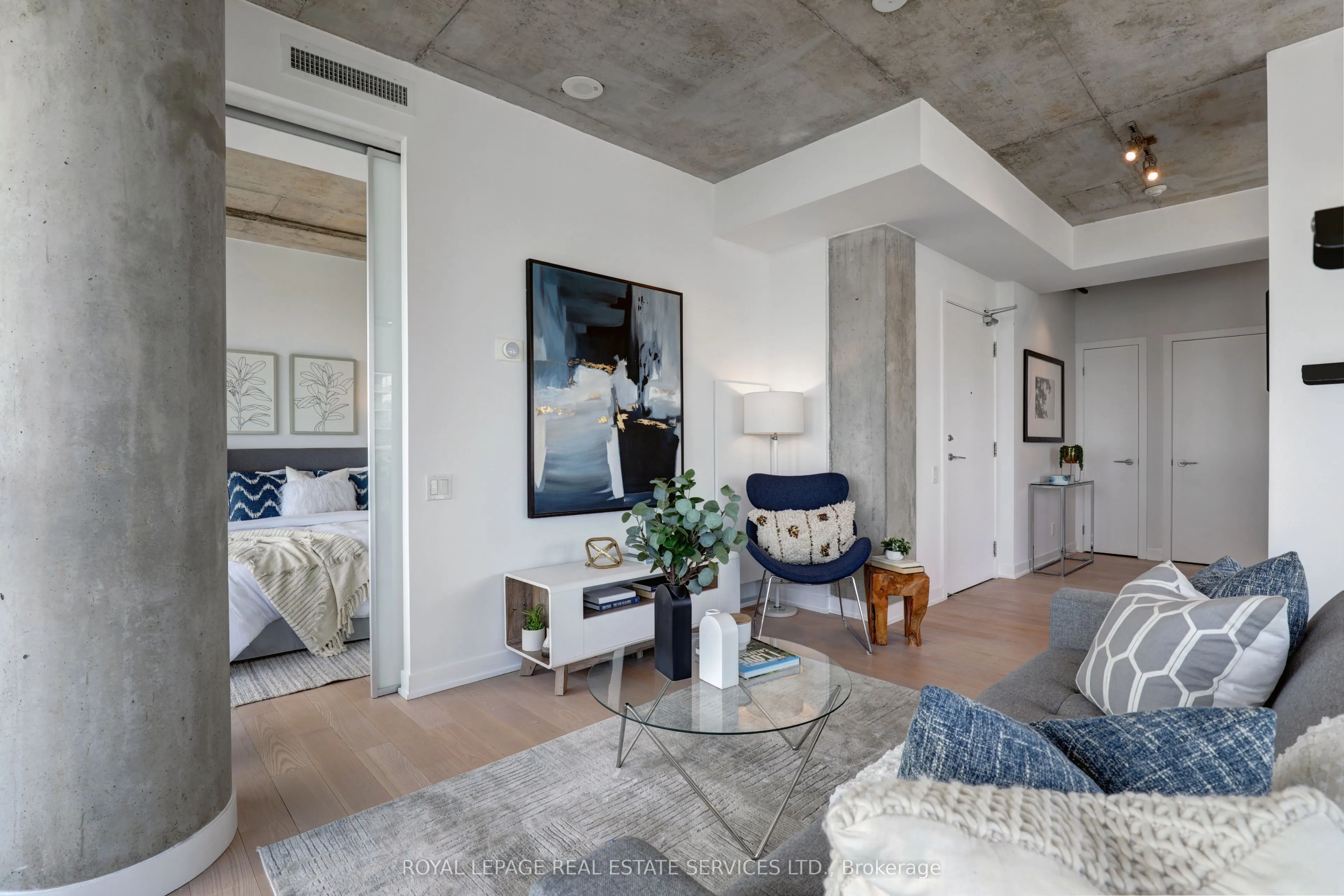 318 King Street E, #1305