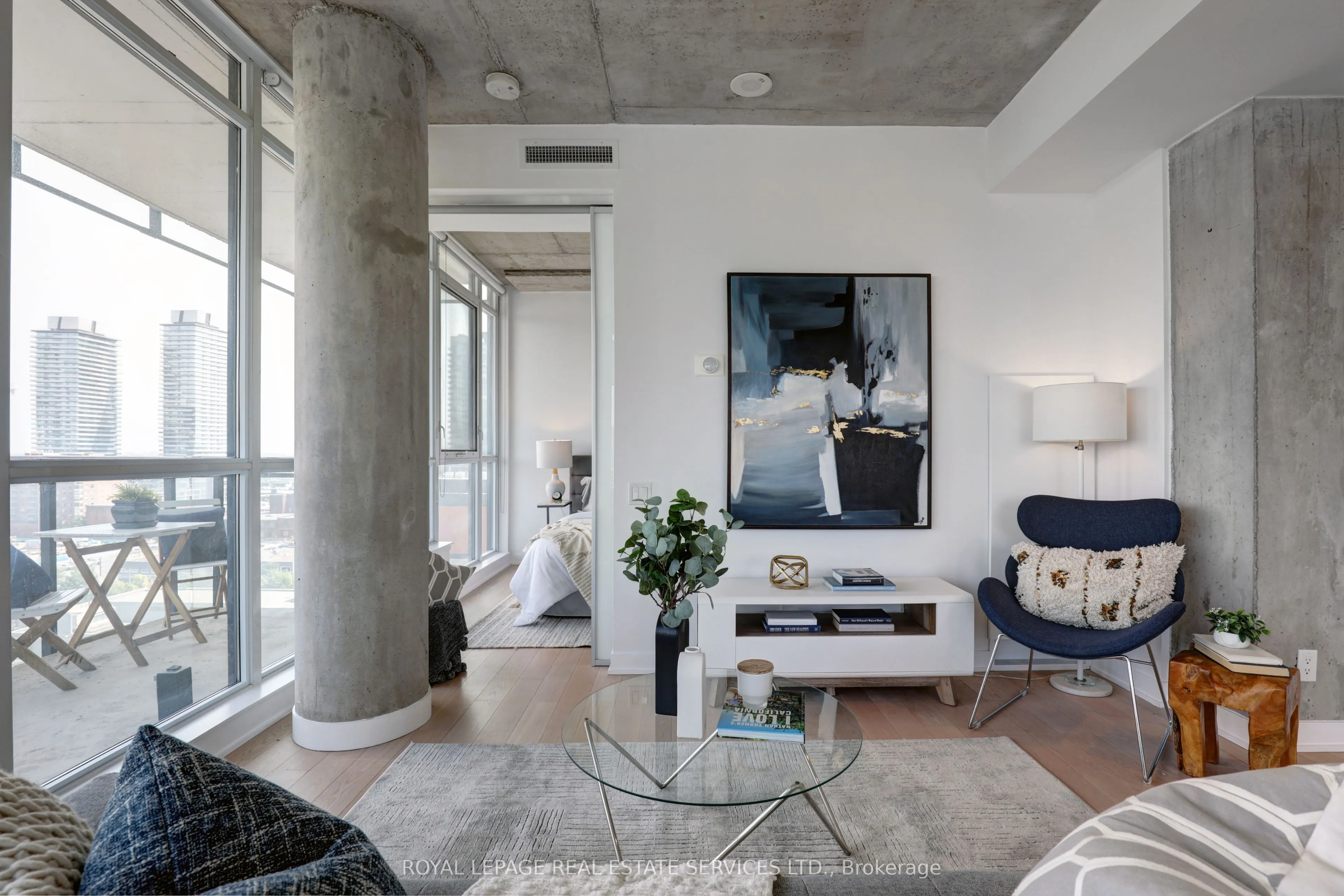 318 King Street E, #1305