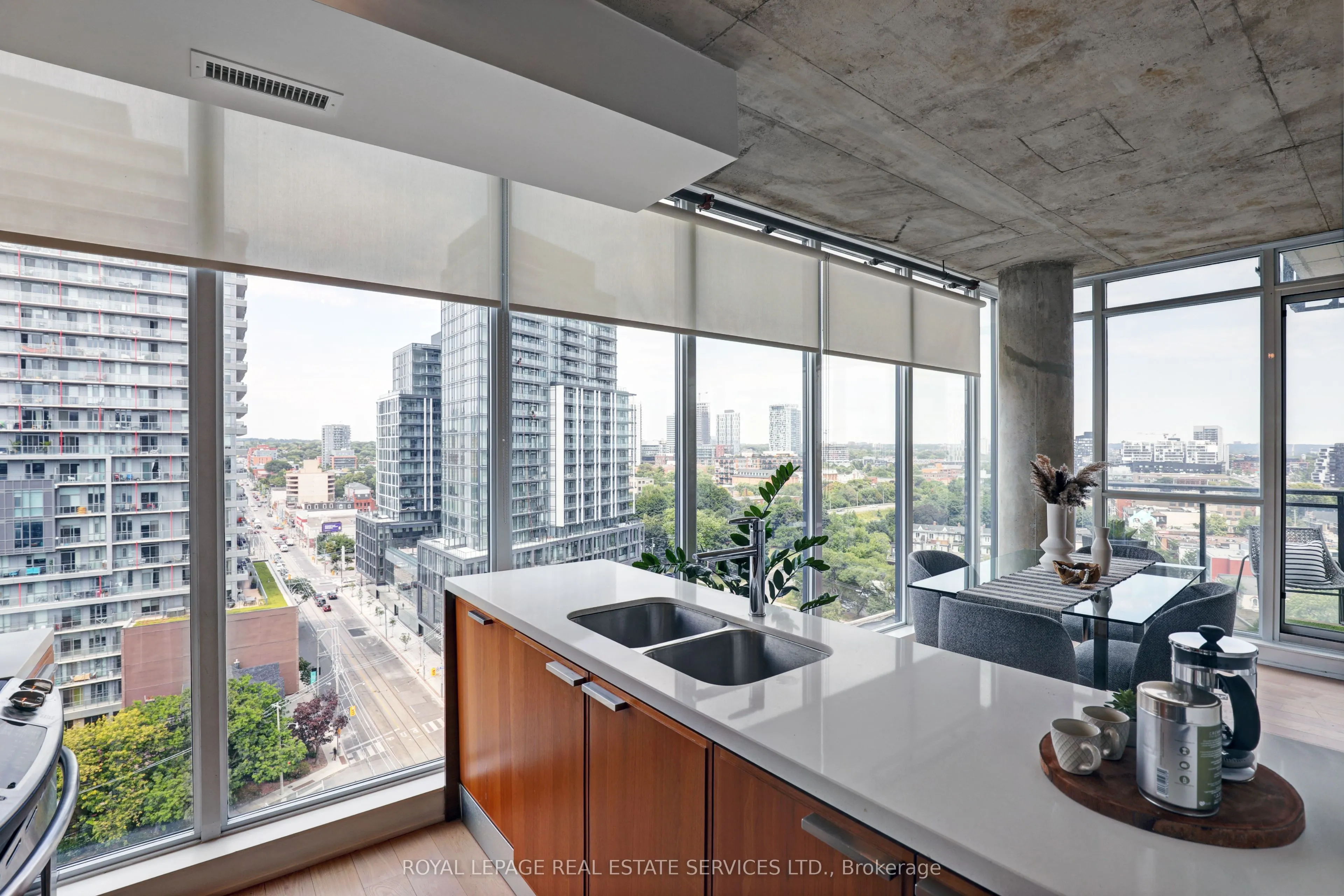 318 King Street E, #1305