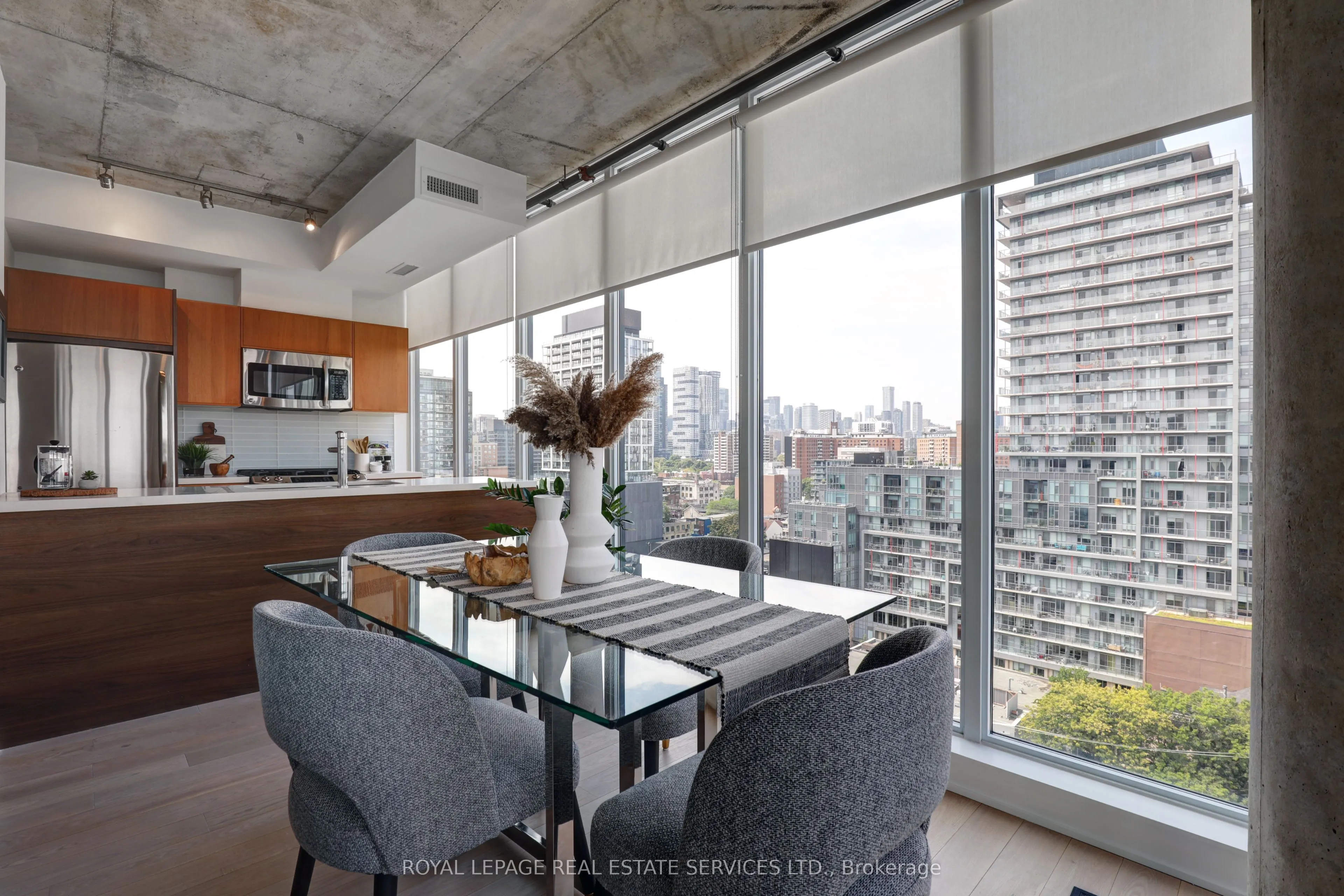 318 King Street E, #1305