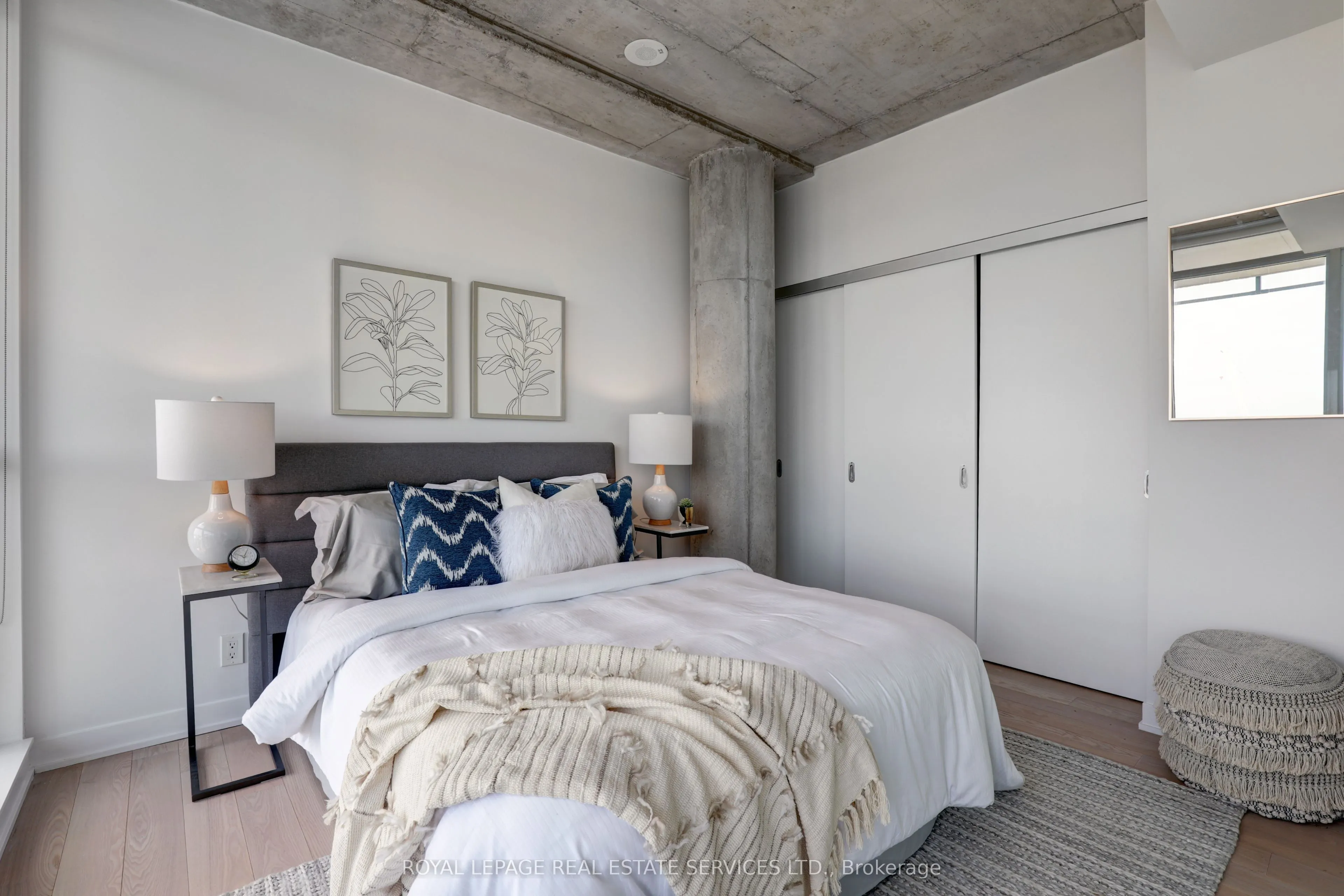 318 King Street E, #1305
