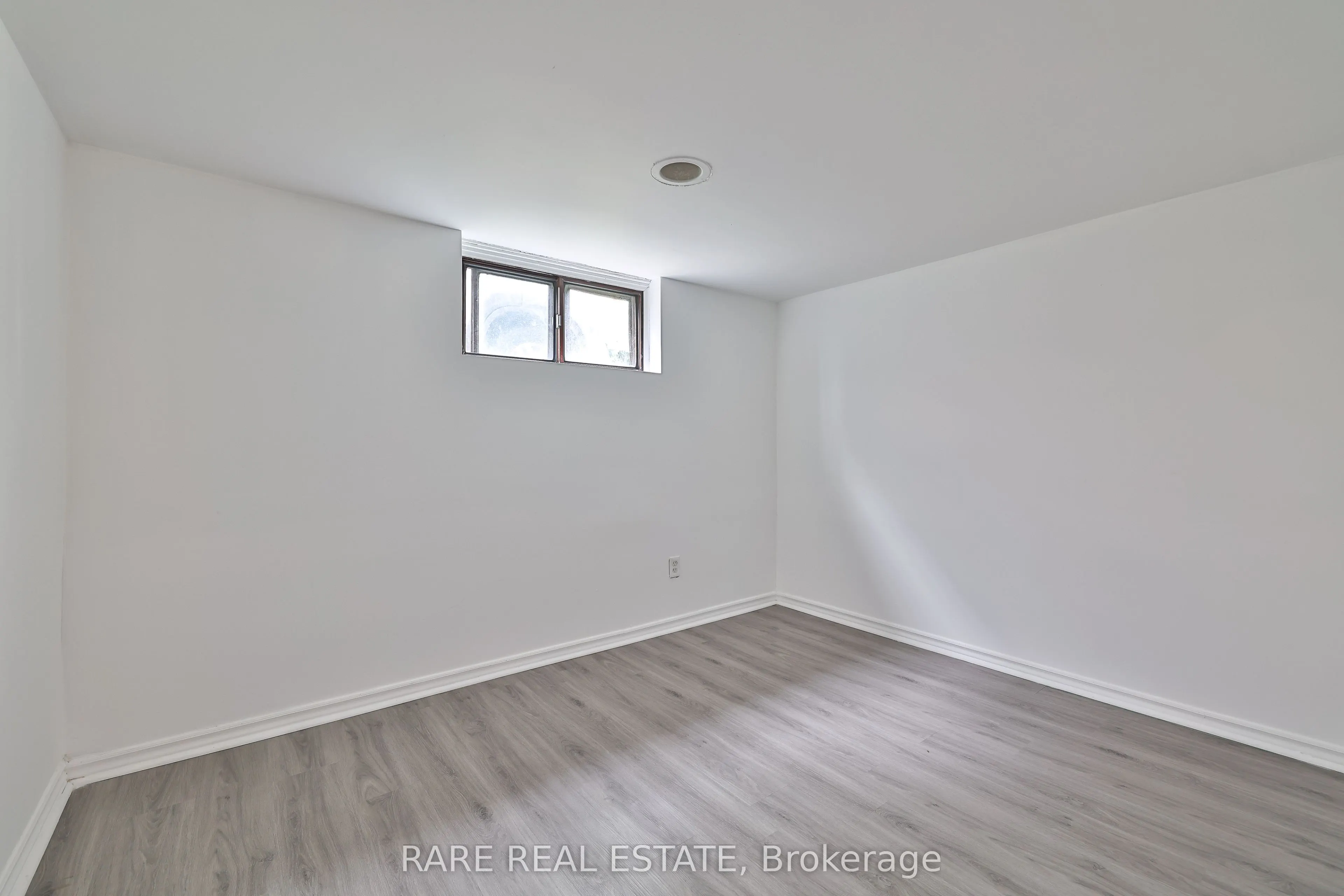 627 Sheppard Avenue W
