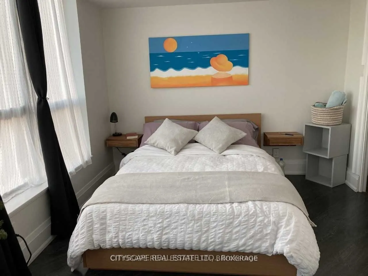 230 Queens Quay West, #826