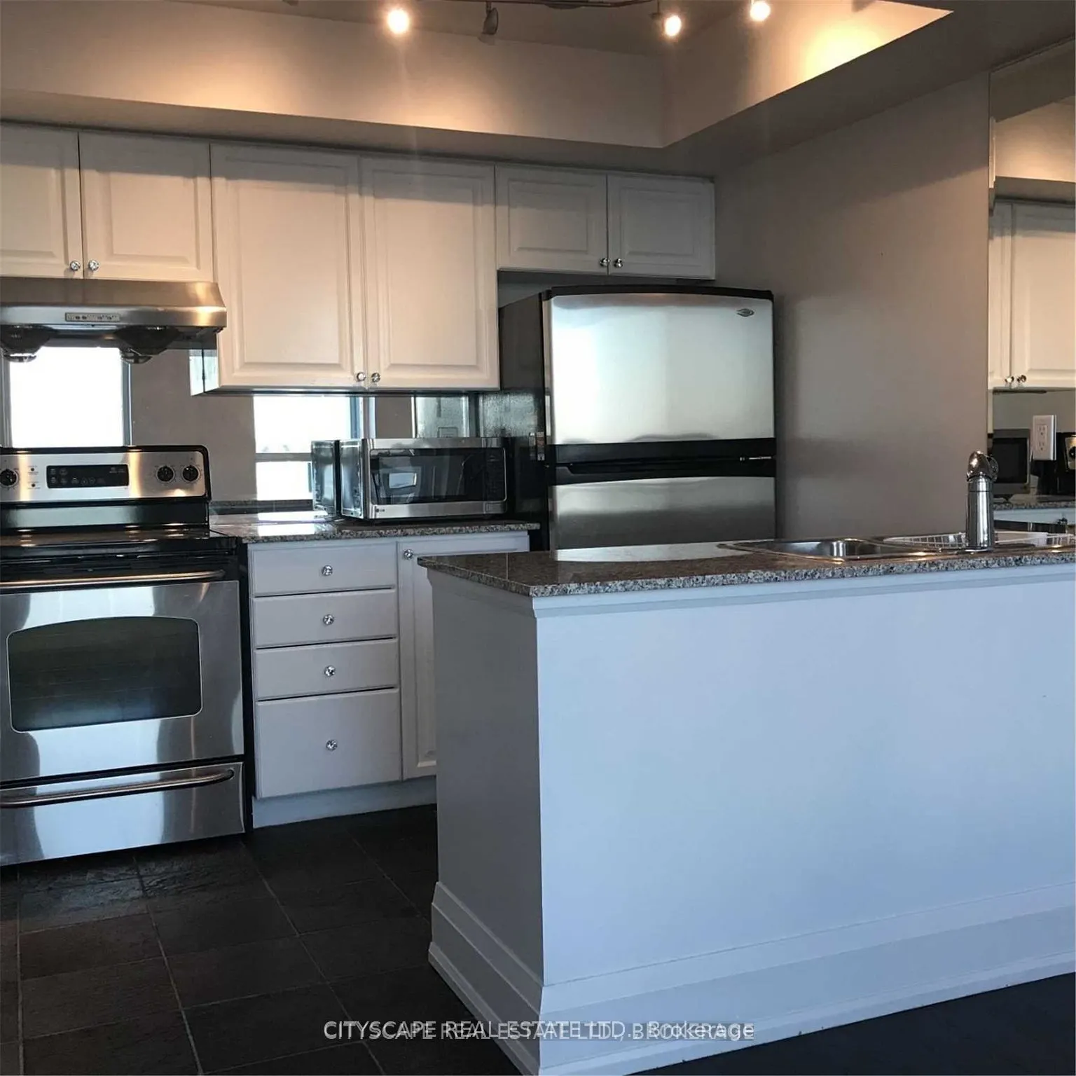 230 Queens Quay West, #826