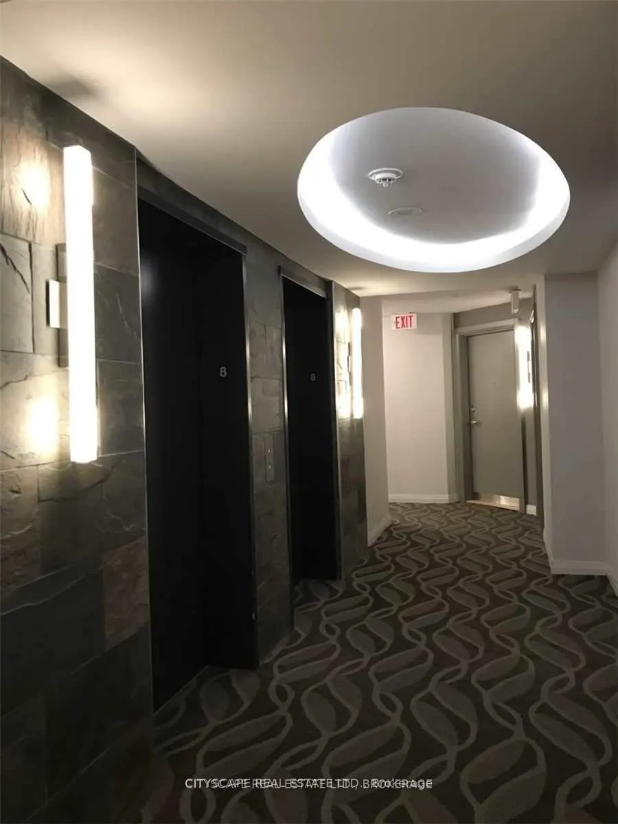 230 Queens Quay West, #826