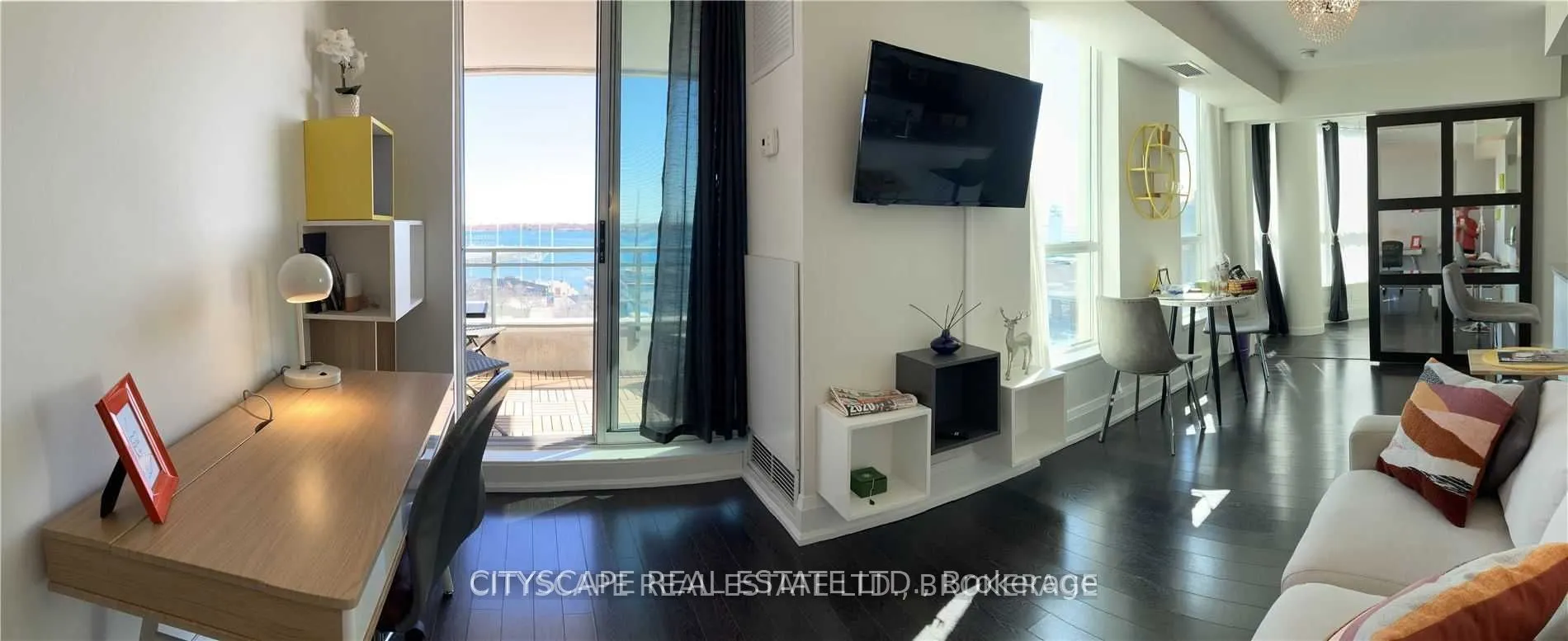 230 Queens Quay West, #826