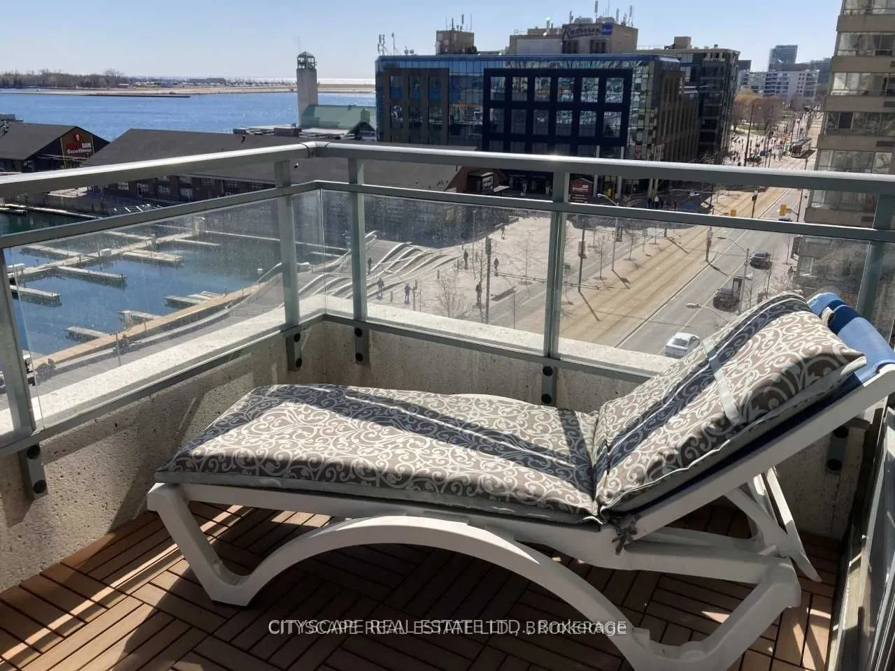 230 Queens Quay West, #826