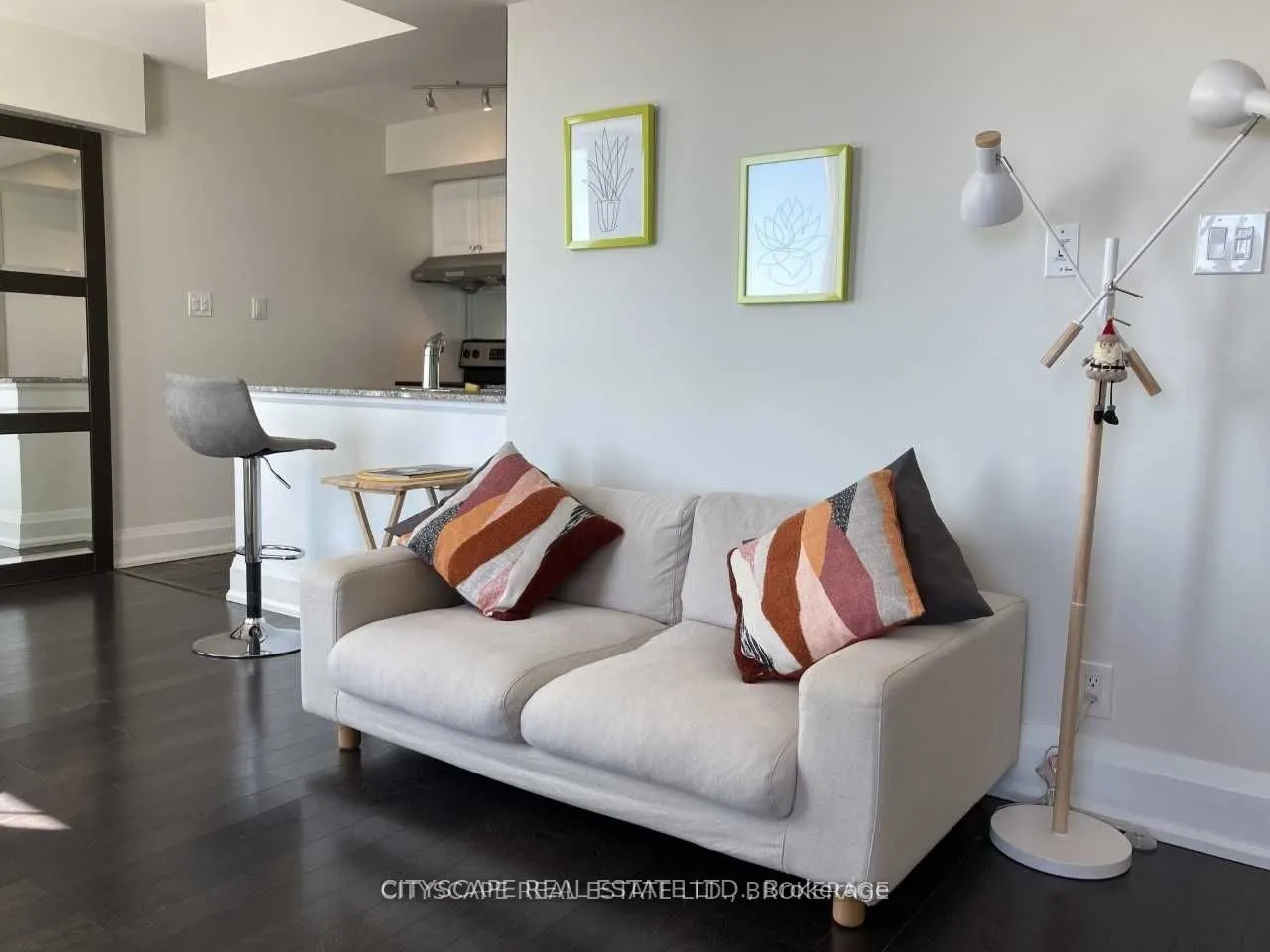 230 Queens Quay West, #826