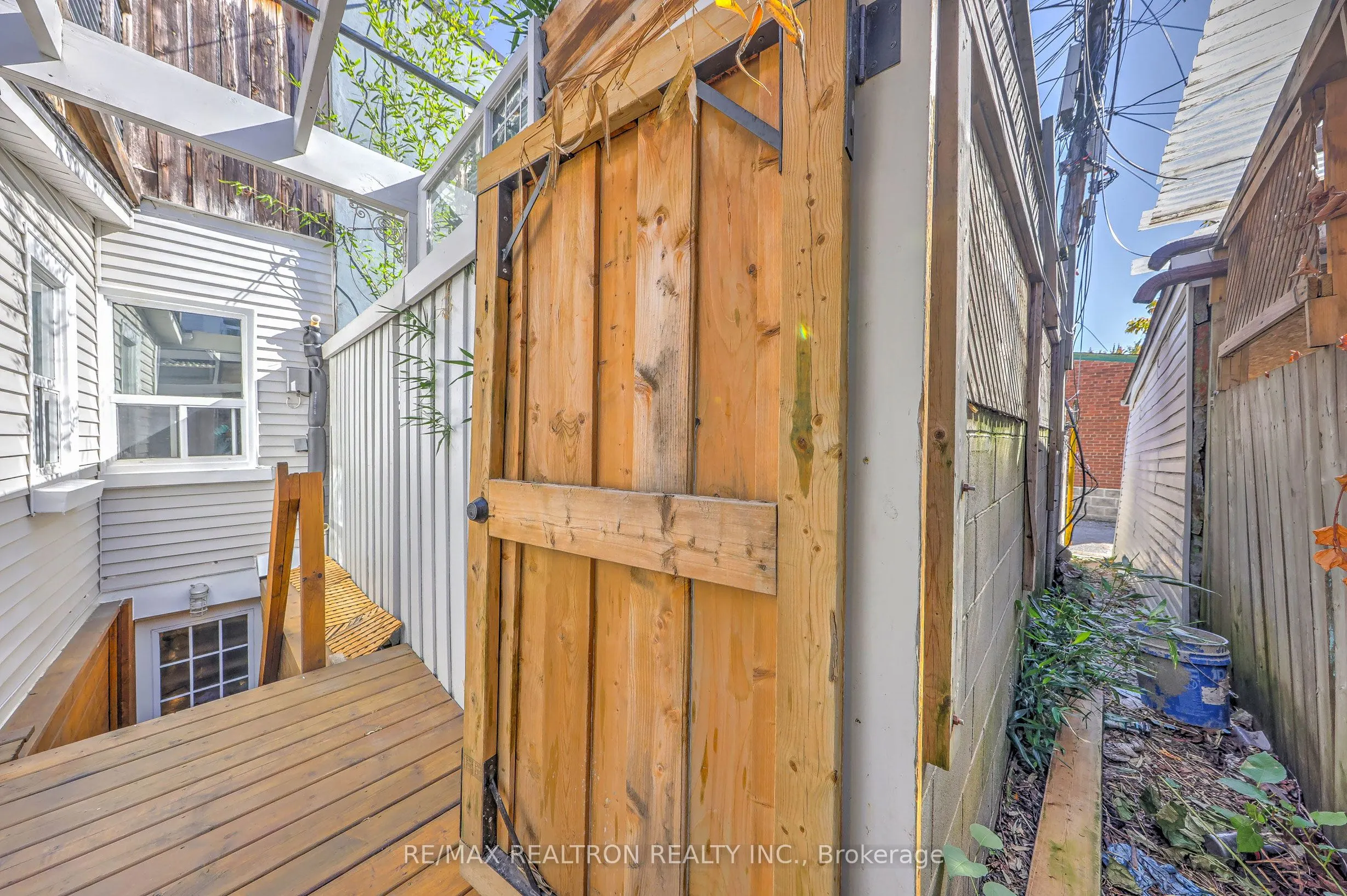 146 Manning Avenue