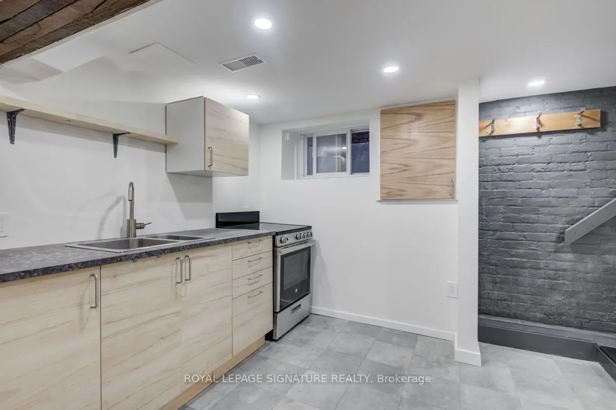 125 Glenholme Avenue, #(Lower)