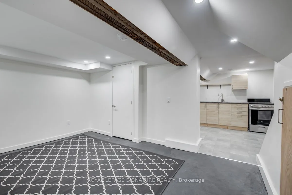 125 Glenholme Avenue, #(Lower)
