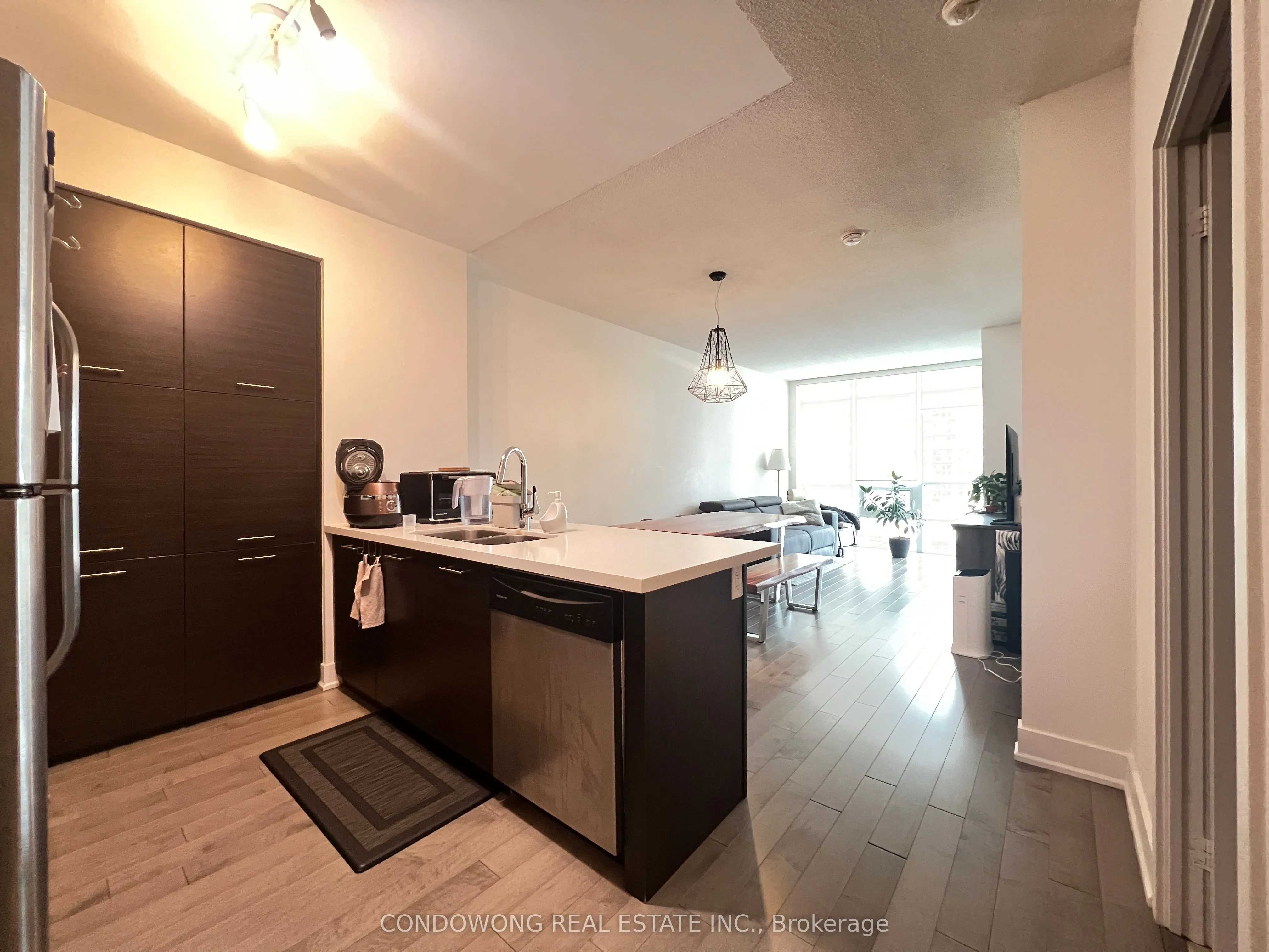 26 Norton Avenue, #610