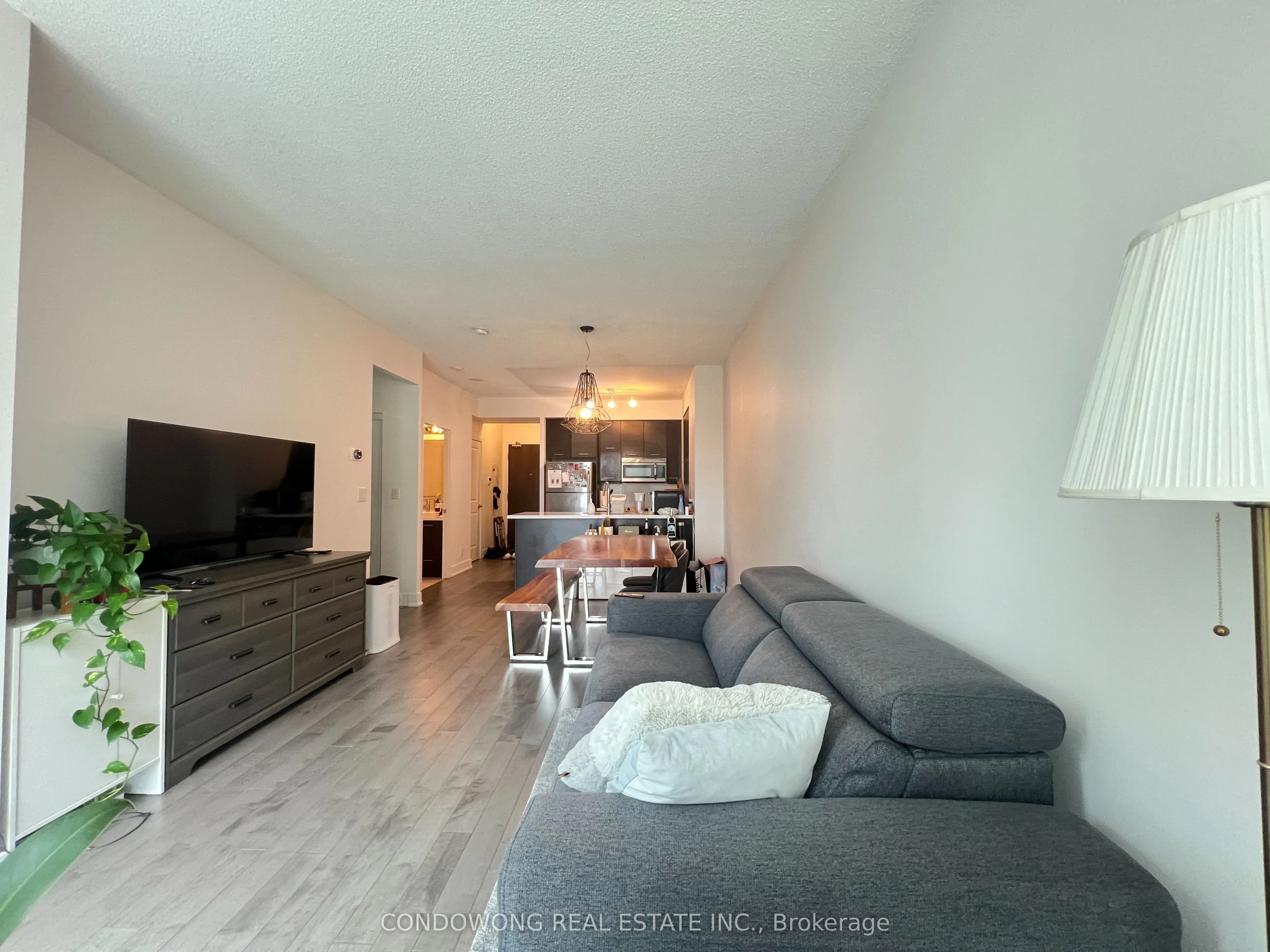 26 Norton Avenue, #610