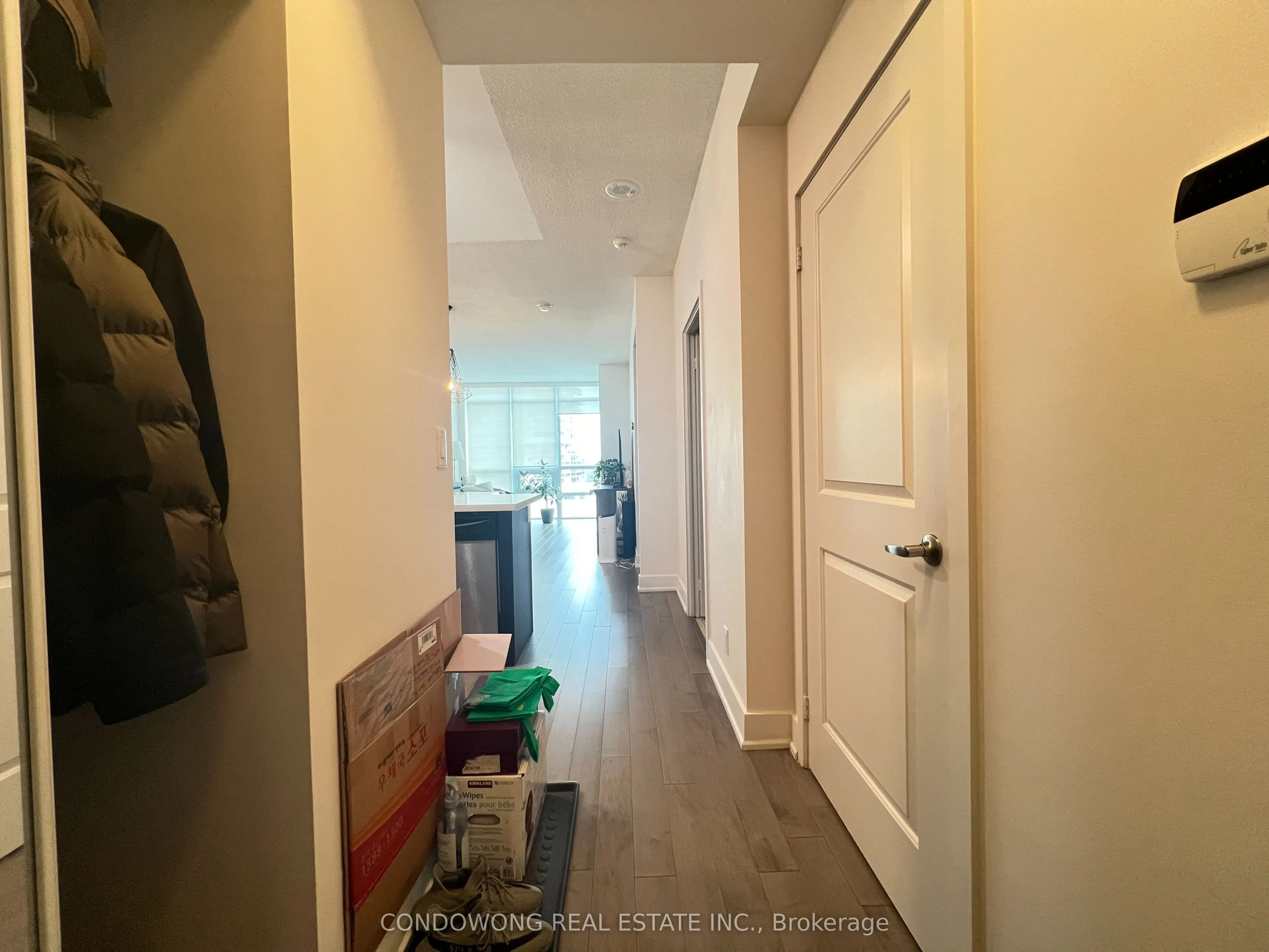26 Norton Avenue, #610
