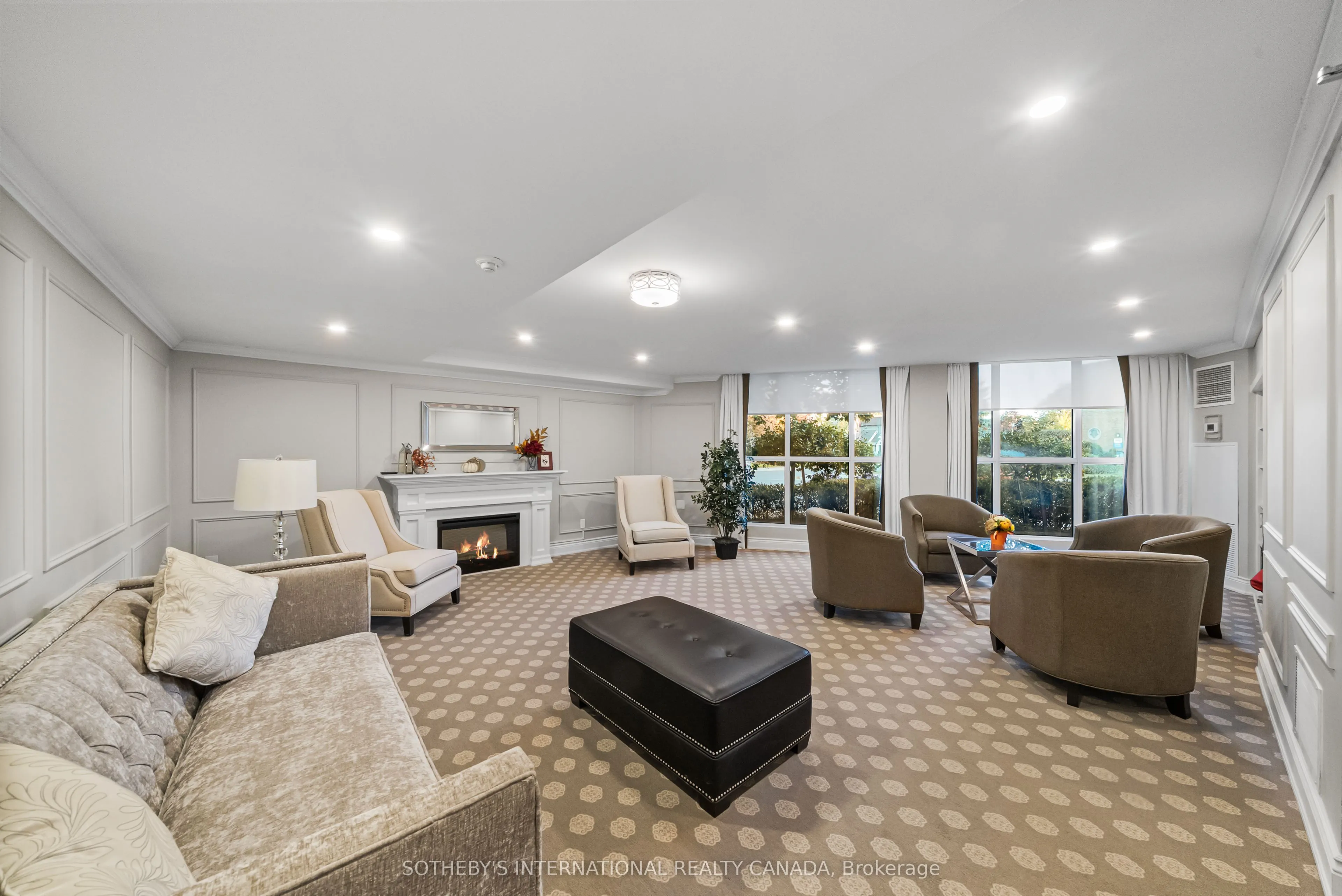 356 Mcrae Drive, #209