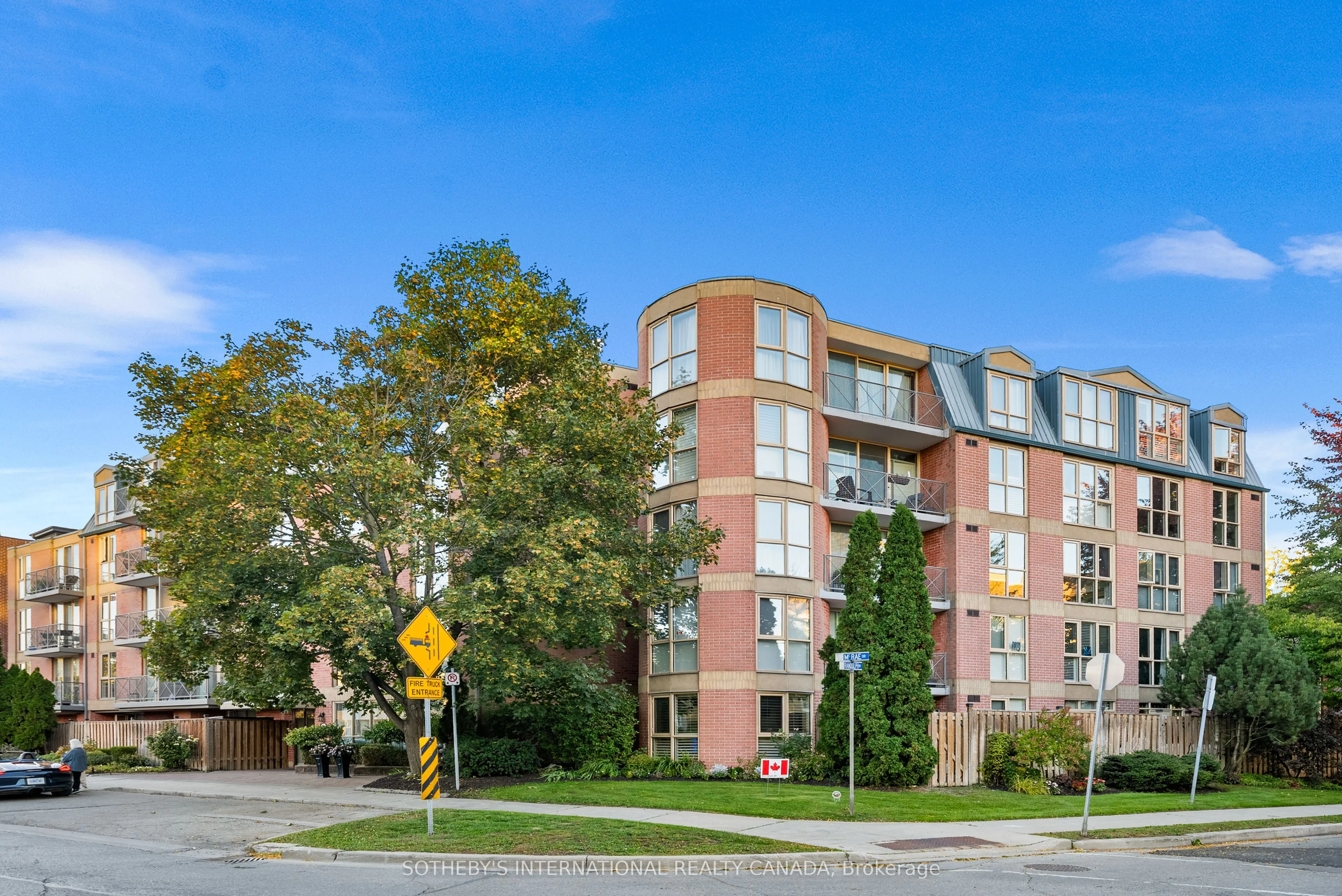 356 Mcrae Drive, #209